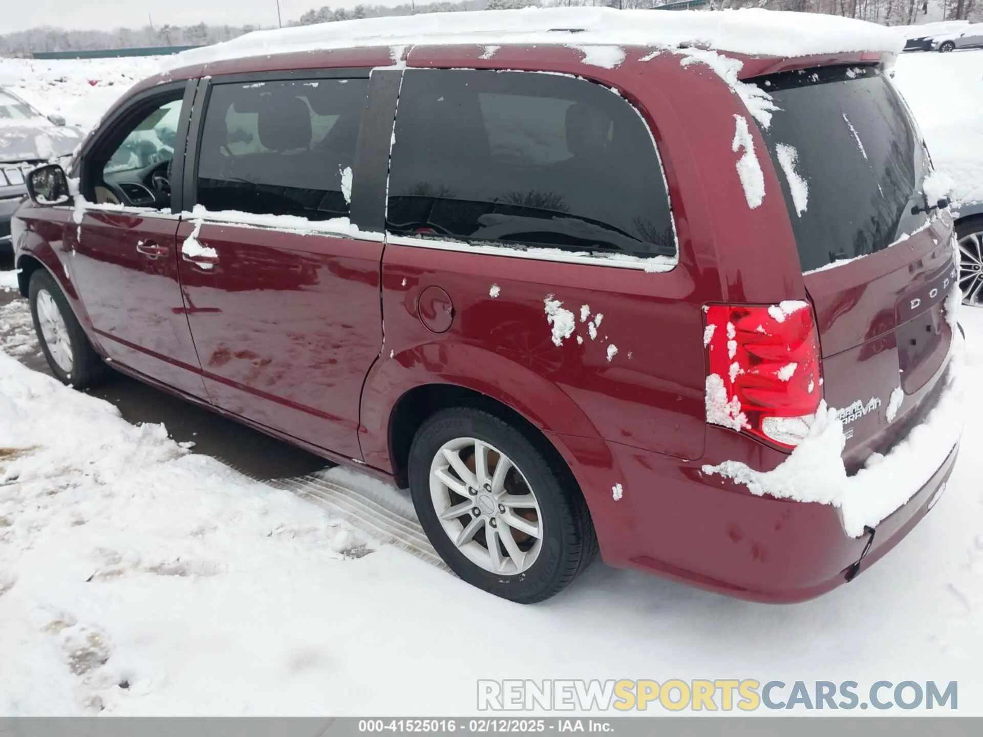 3 Photograph of a damaged car 2C4RDGCG6LR160861 DODGE GRAND CARAVAN 2020
