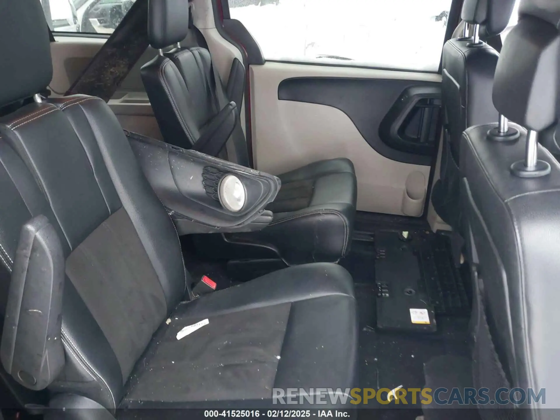 8 Photograph of a damaged car 2C4RDGCG6LR160861 DODGE GRAND CARAVAN 2020