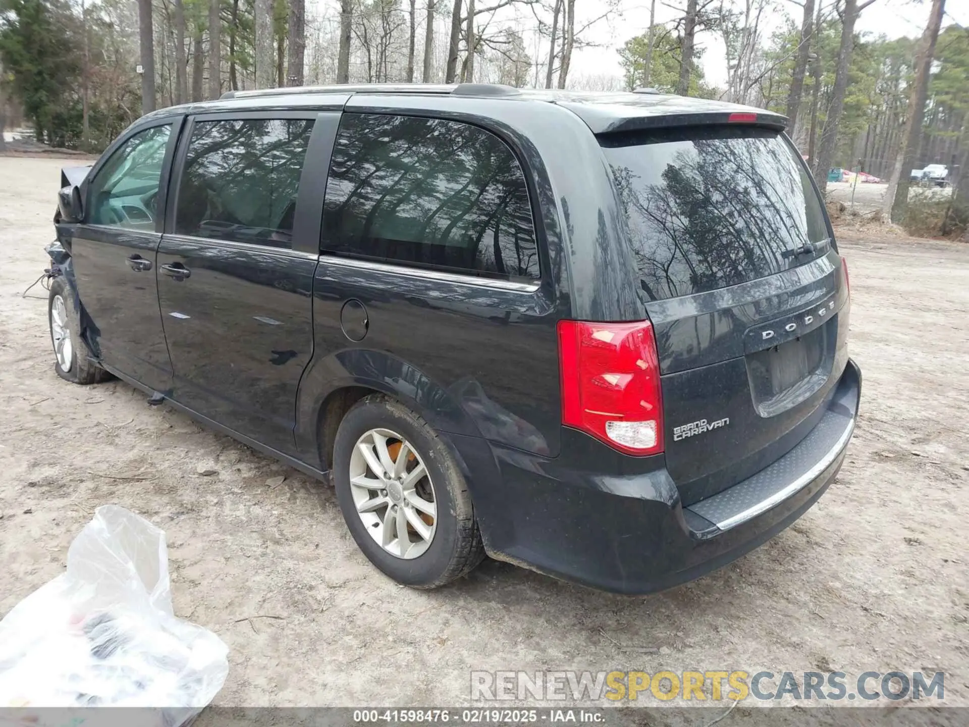 3 Photograph of a damaged car 2C4RDGCG6LR194251 DODGE GRAND CARAVAN 2020