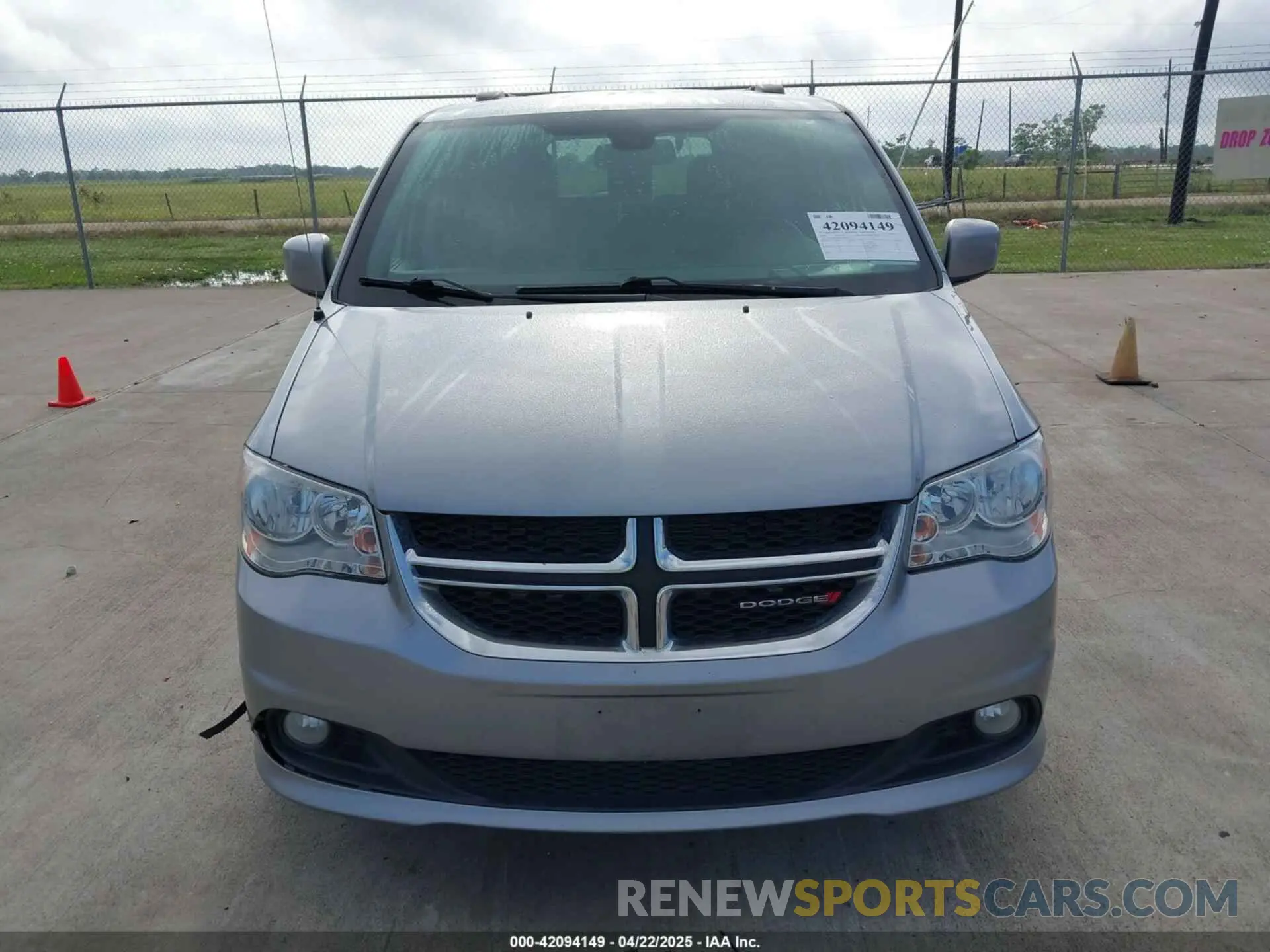 12 Photograph of a damaged car 2C4RDGCG7LR160884 DODGE GRAND CARAVAN 2020