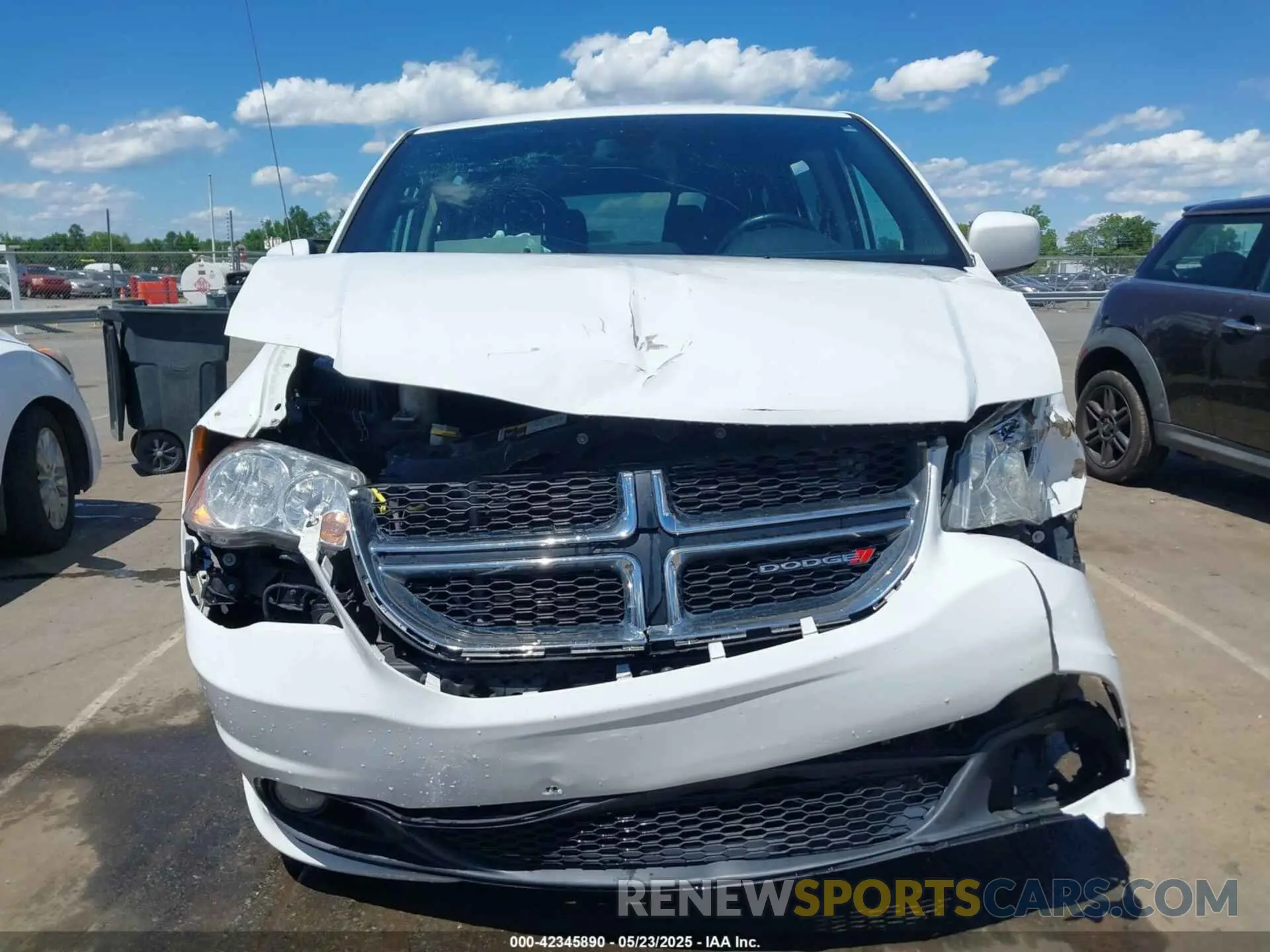 11 Photograph of a damaged car 2C4RDGCG7LR170203 DODGE GRAND CARAVAN 2020