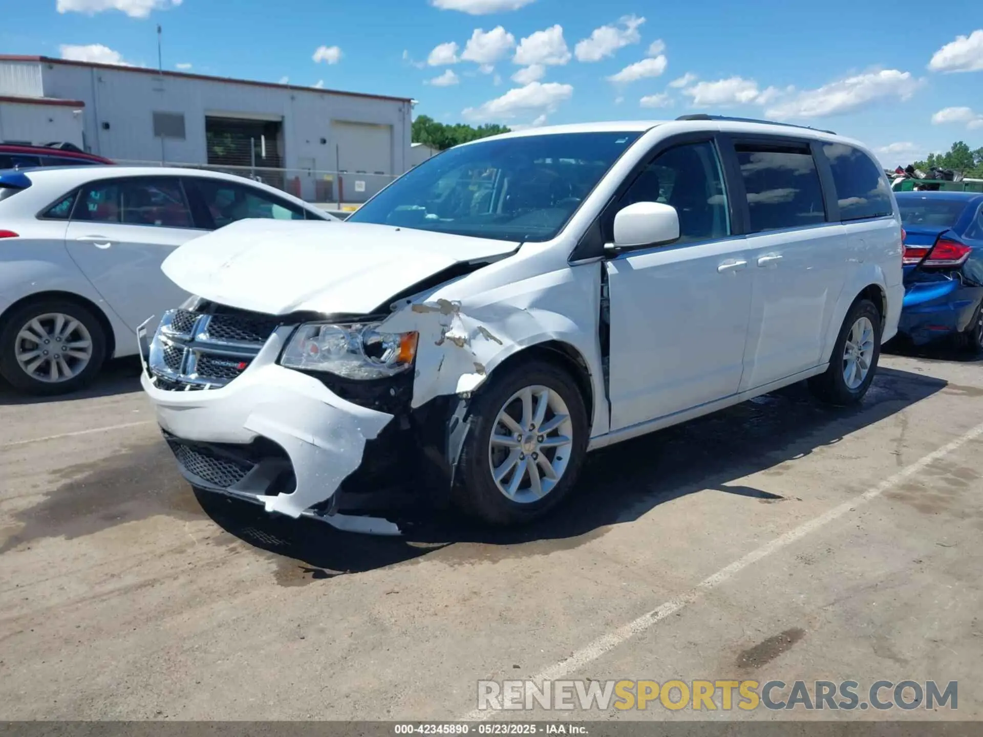 2 Photograph of a damaged car 2C4RDGCG7LR170203 DODGE GRAND CARAVAN 2020