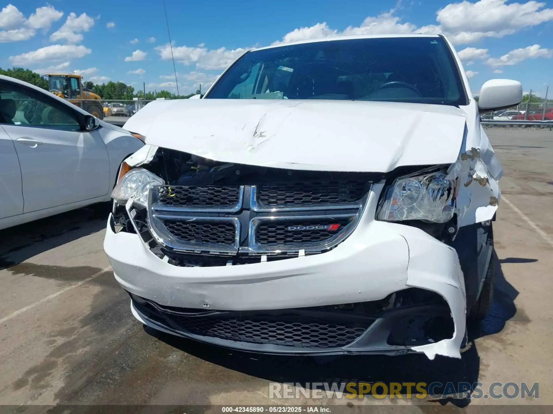 6 Photograph of a damaged car 2C4RDGCG7LR170203 DODGE GRAND CARAVAN 2020