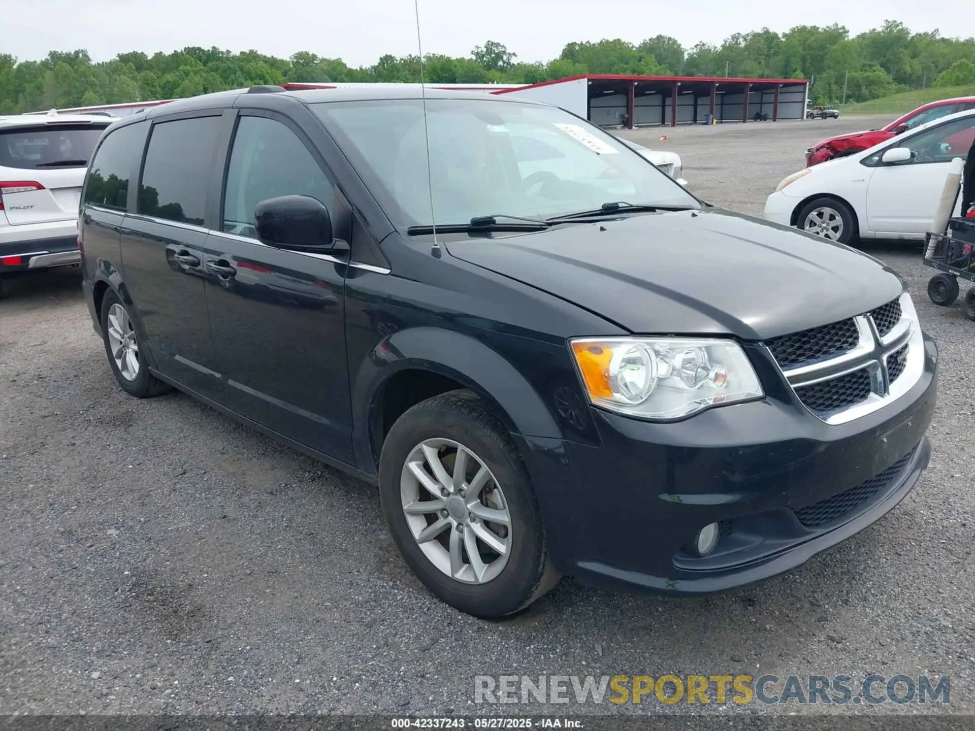 1 Photograph of a damaged car 2C4RDGCG7LR194338 DODGE GRAND CARAVAN 2020
