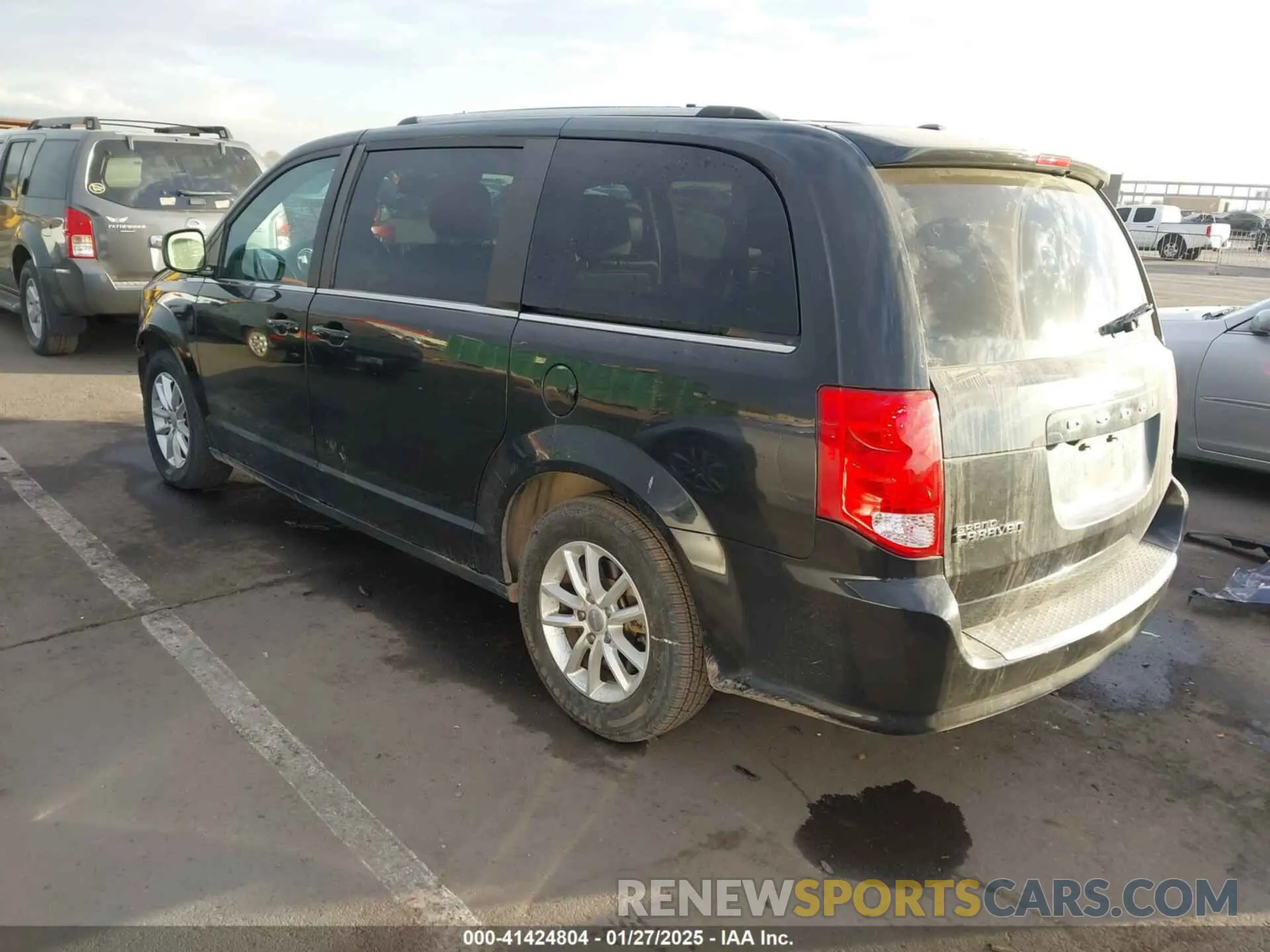 3 Photograph of a damaged car 2C4RDGCG7LR194677 DODGE GRAND CARAVAN 2020