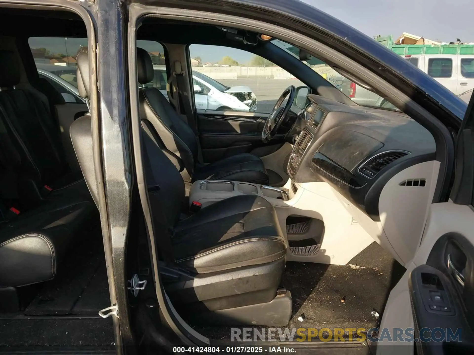 5 Photograph of a damaged car 2C4RDGCG7LR194677 DODGE GRAND CARAVAN 2020