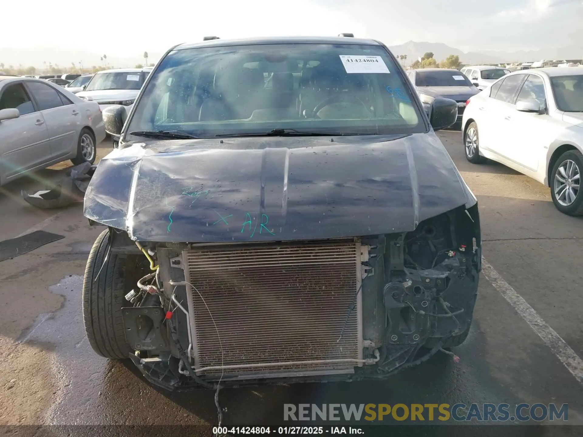 6 Photograph of a damaged car 2C4RDGCG7LR194677 DODGE GRAND CARAVAN 2020