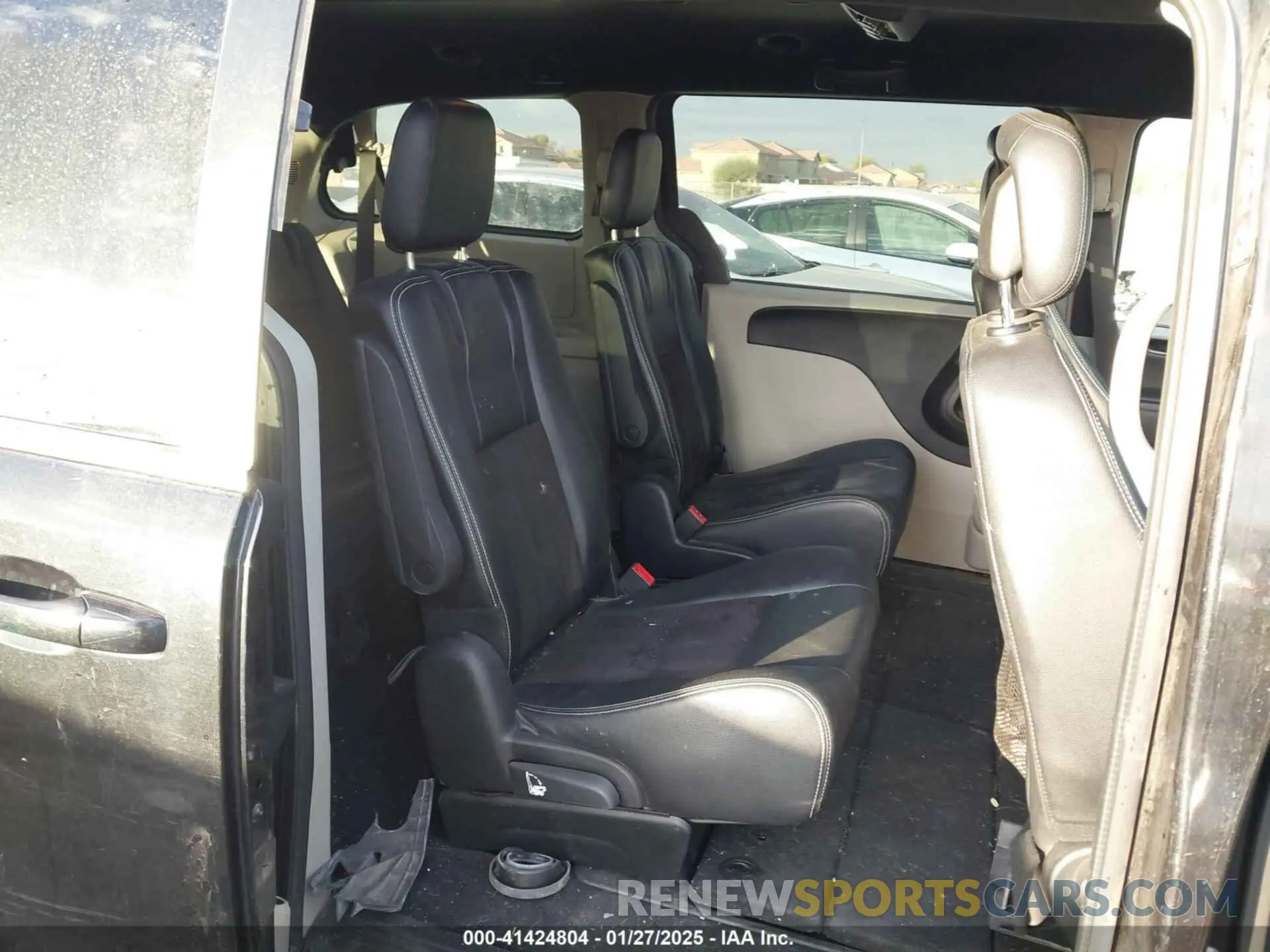8 Photograph of a damaged car 2C4RDGCG7LR194677 DODGE GRAND CARAVAN 2020