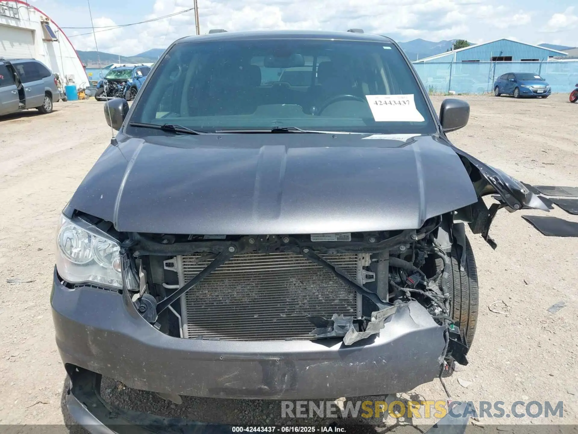 13 Photograph of a damaged car 2C4RDGCG9LR167092 DODGE GRAND CARAVAN 2020