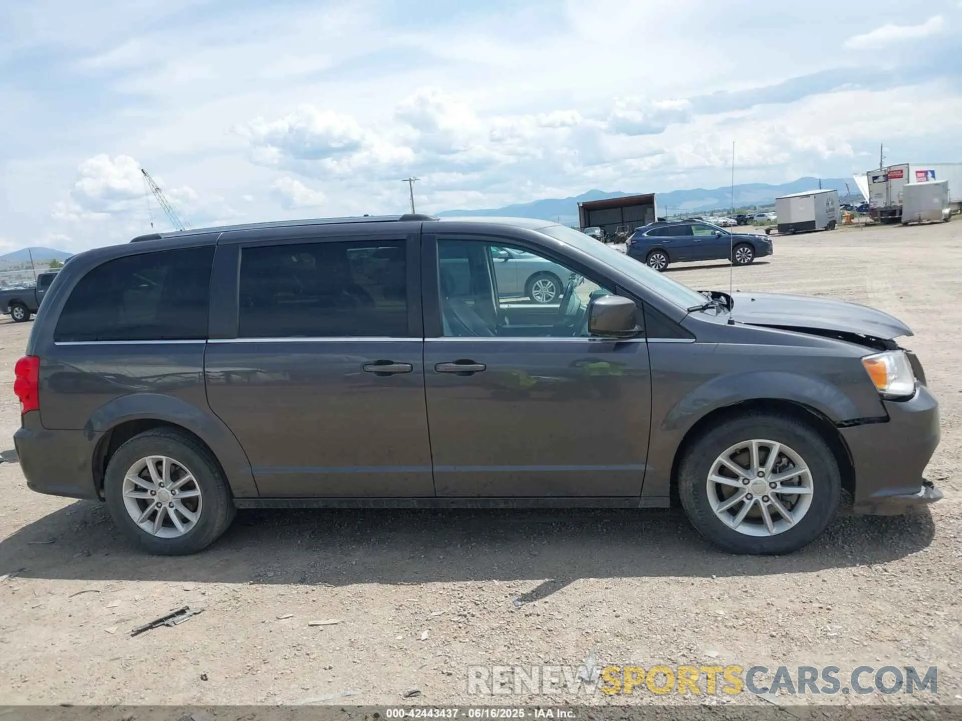 14 Photograph of a damaged car 2C4RDGCG9LR167092 DODGE GRAND CARAVAN 2020