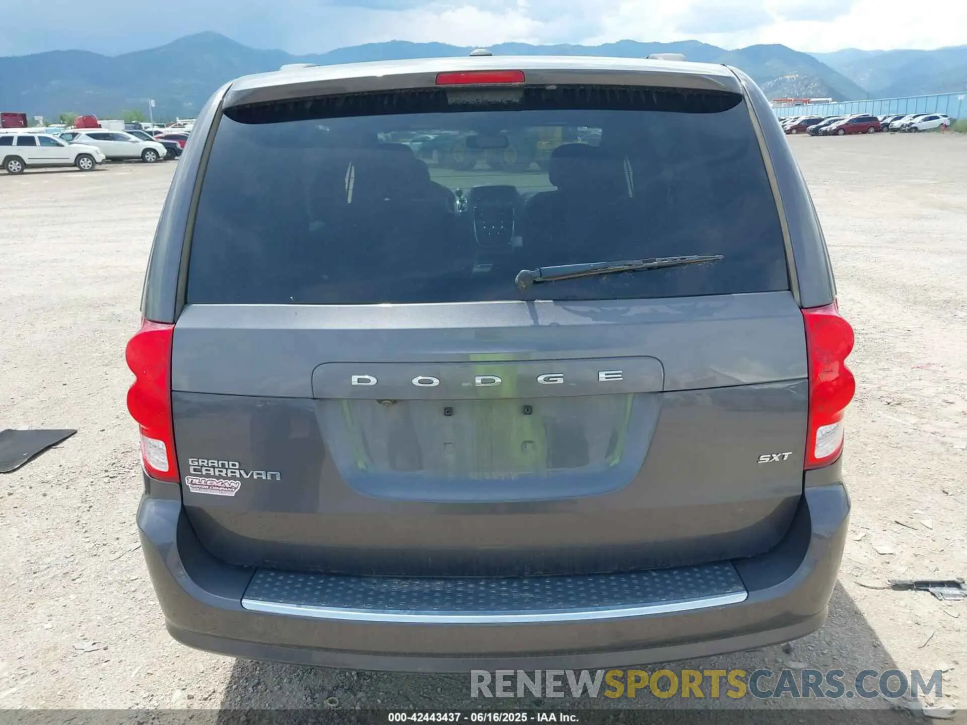 17 Photograph of a damaged car 2C4RDGCG9LR167092 DODGE GRAND CARAVAN 2020