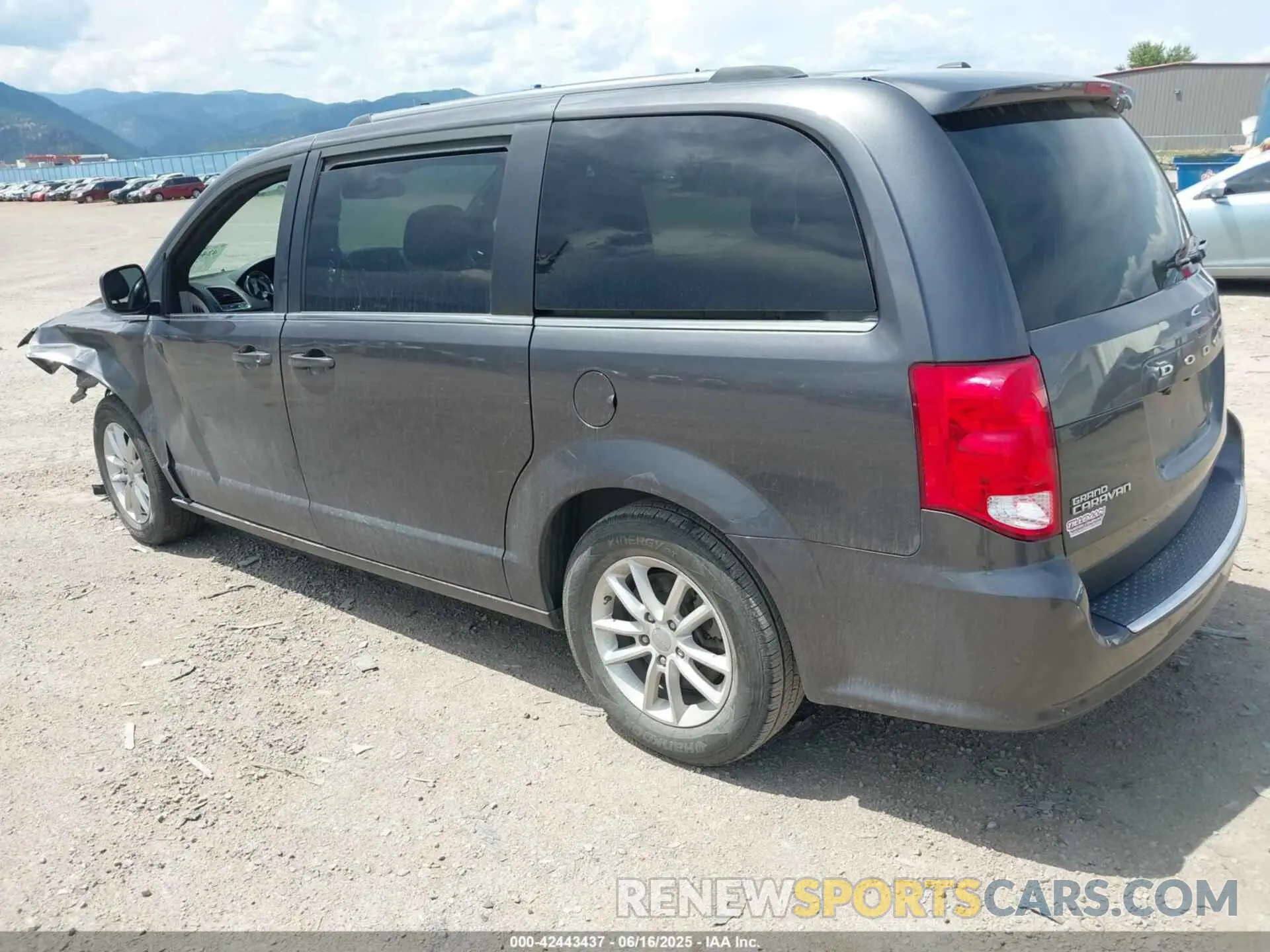 3 Photograph of a damaged car 2C4RDGCG9LR167092 DODGE GRAND CARAVAN 2020