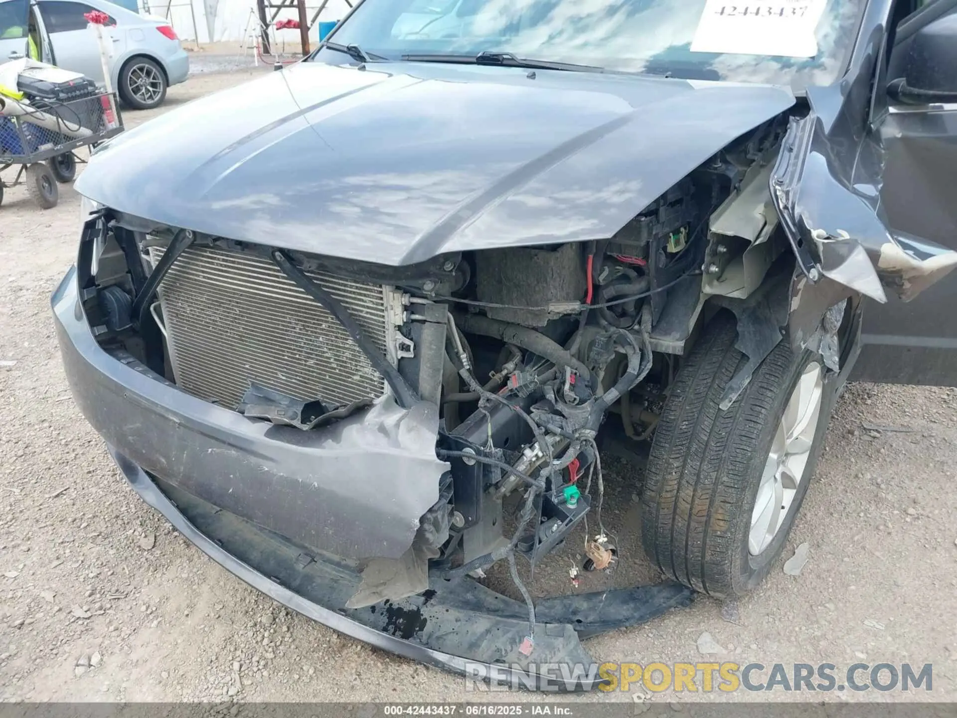 6 Photograph of a damaged car 2C4RDGCG9LR167092 DODGE GRAND CARAVAN 2020
