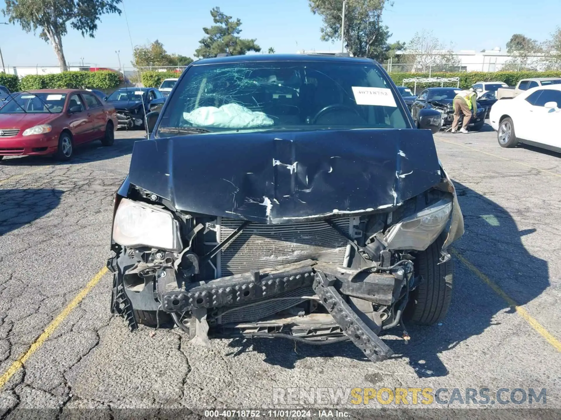 12 Photograph of a damaged car 2C4RDGCG9LR193708 DODGE GRAND CARAVAN 2020