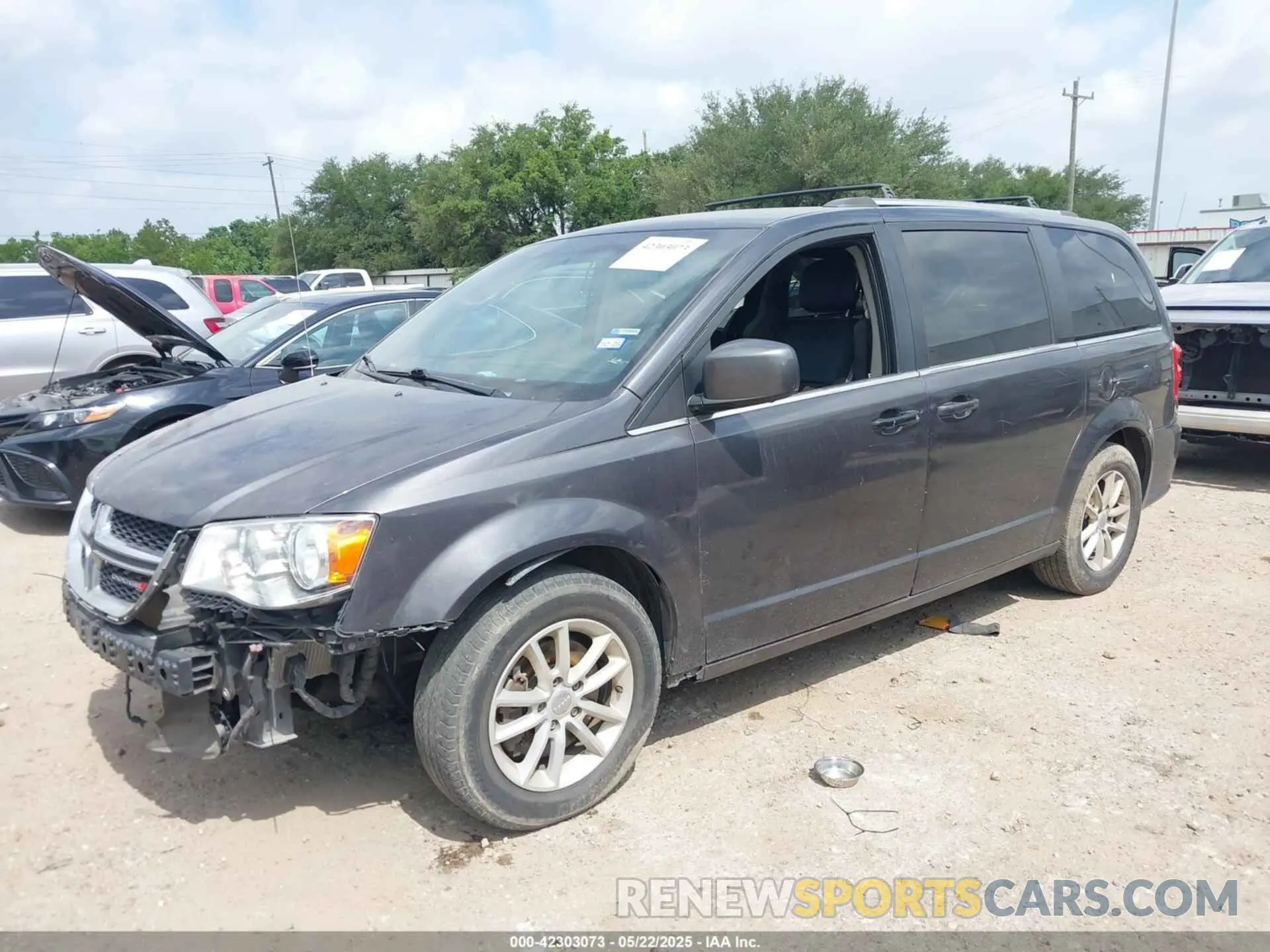 2 Photograph of a damaged car 2C4RDGCG9LR252742 DODGE GRAND CARAVAN 2020
