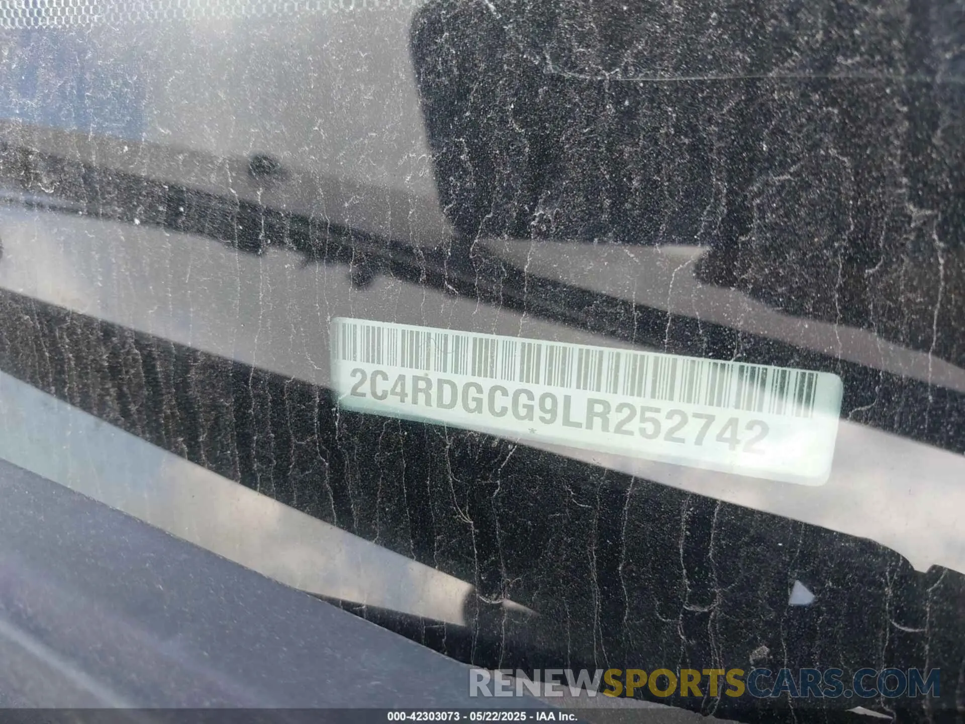 9 Photograph of a damaged car 2C4RDGCG9LR252742 DODGE GRAND CARAVAN 2020