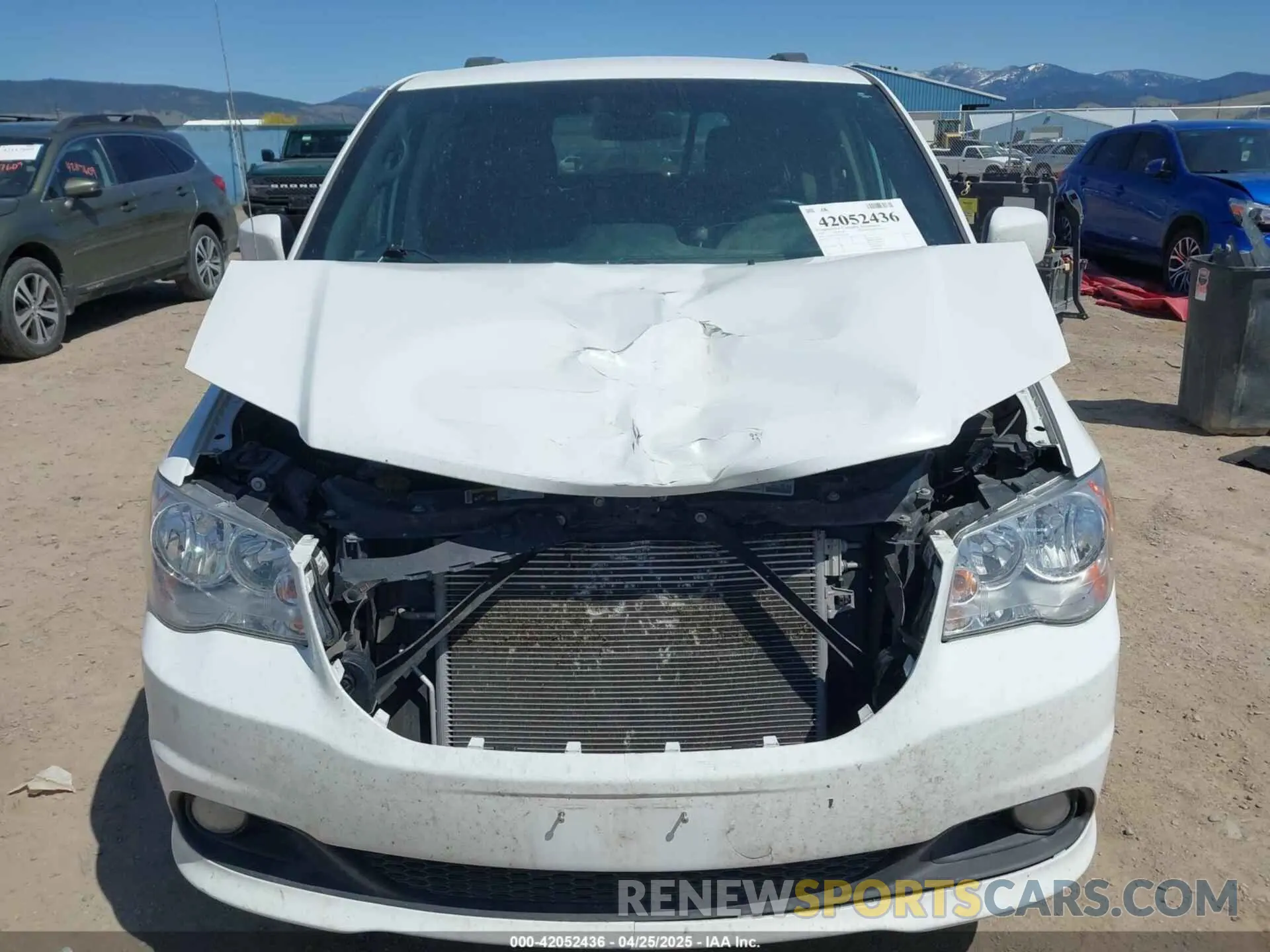 12 Photograph of a damaged car 2C4RDGCG9LR254264 DODGE GRAND CARAVAN 2020