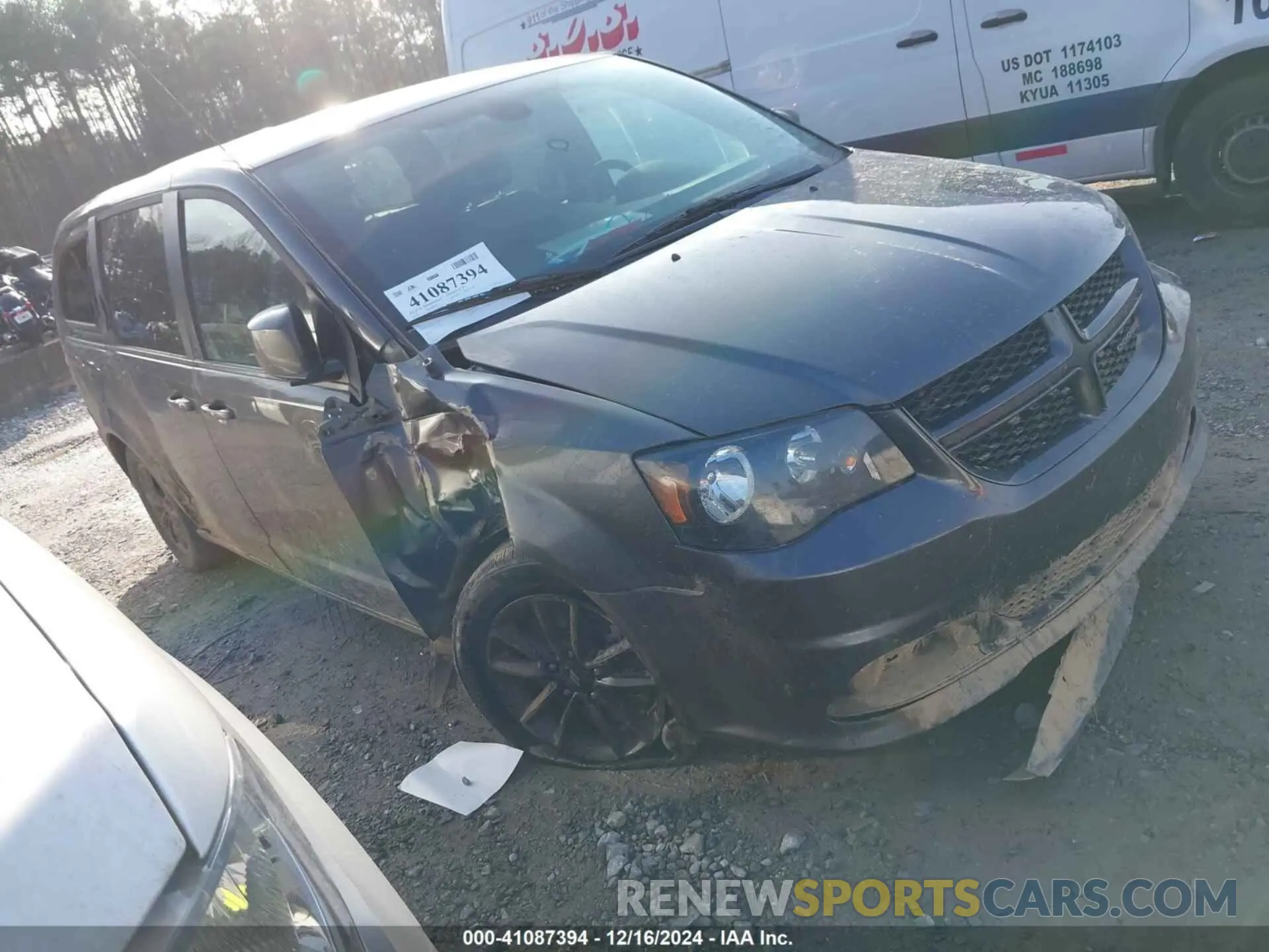 1 Photograph of a damaged car 2C4RDGEG5LR204555 DODGE GRAND CARAVAN 2020