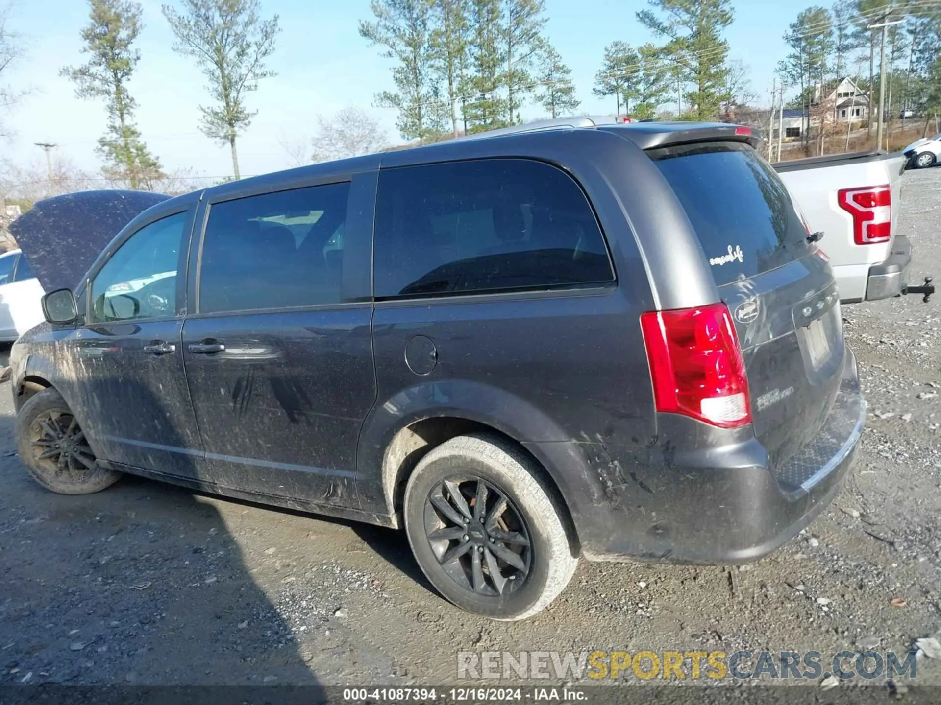 14 Photograph of a damaged car 2C4RDGEG5LR204555 DODGE GRAND CARAVAN 2020