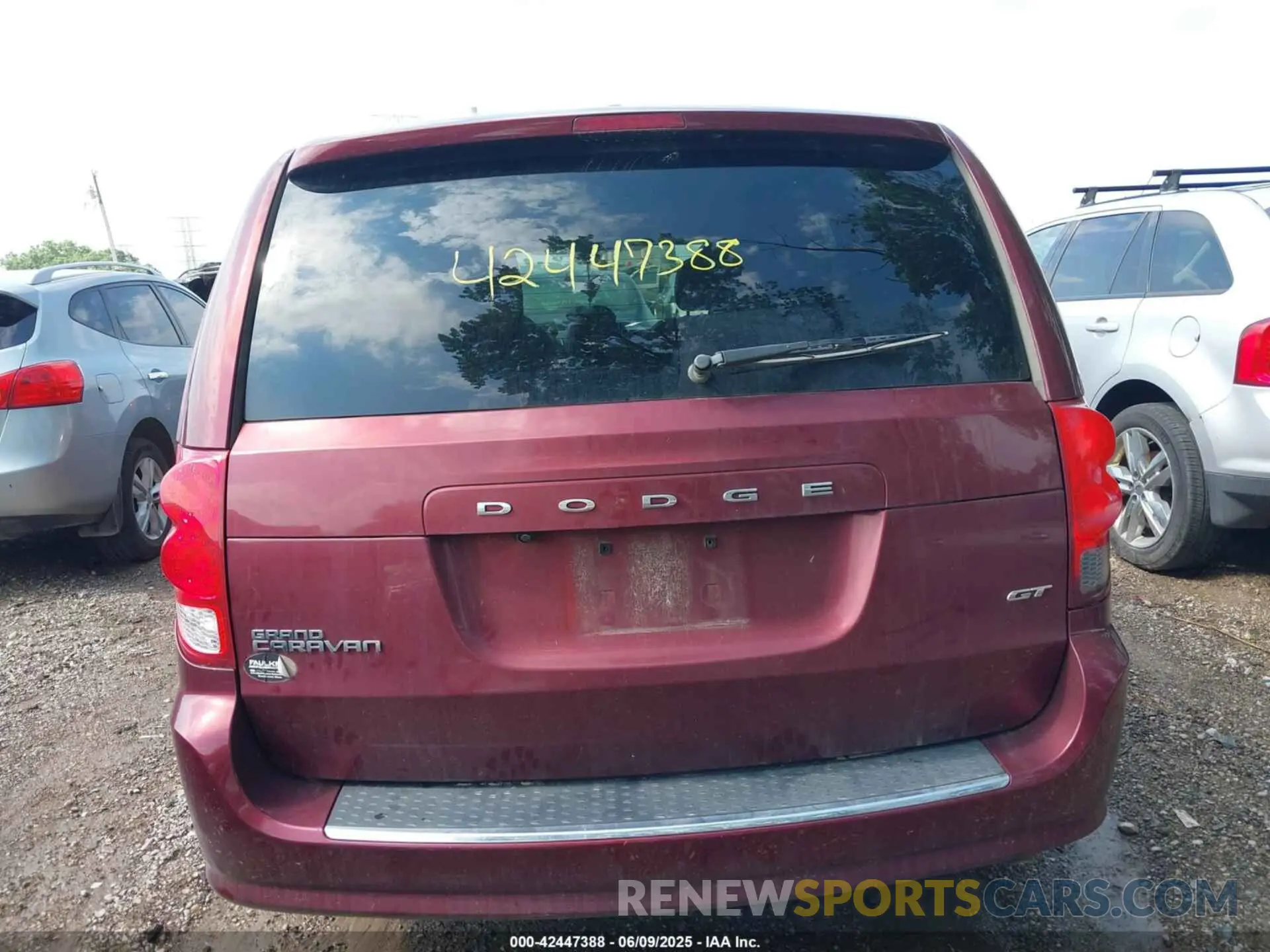 16 Photograph of a damaged car 2C4RDGEG7LR189234 DODGE GRAND CARAVAN 2020