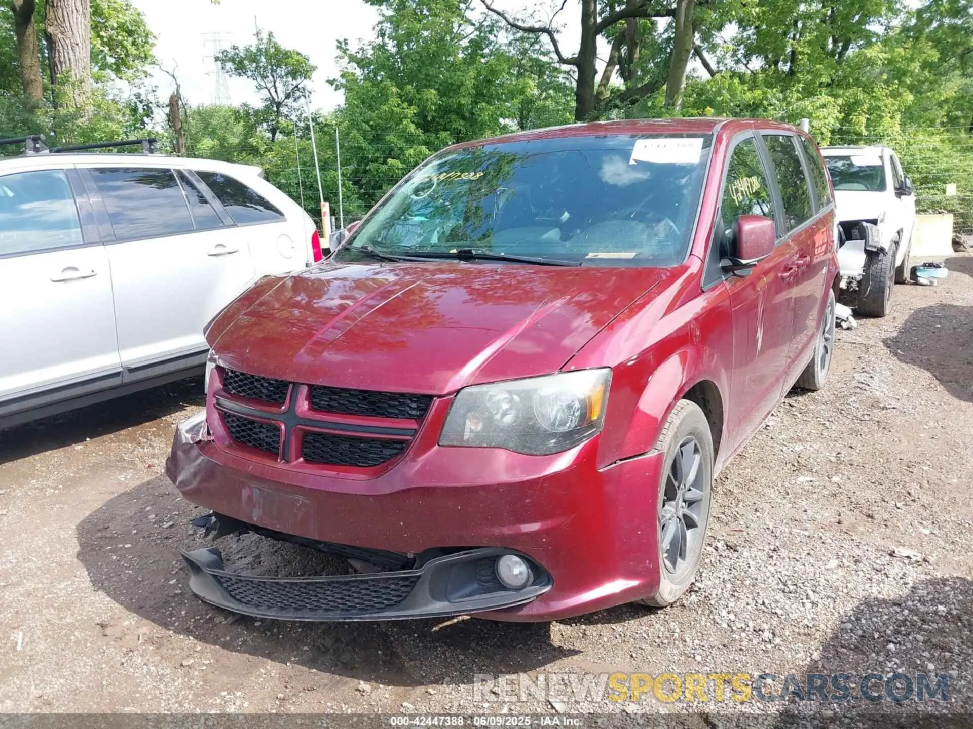 2 Photograph of a damaged car 2C4RDGEG7LR189234 DODGE GRAND CARAVAN 2020