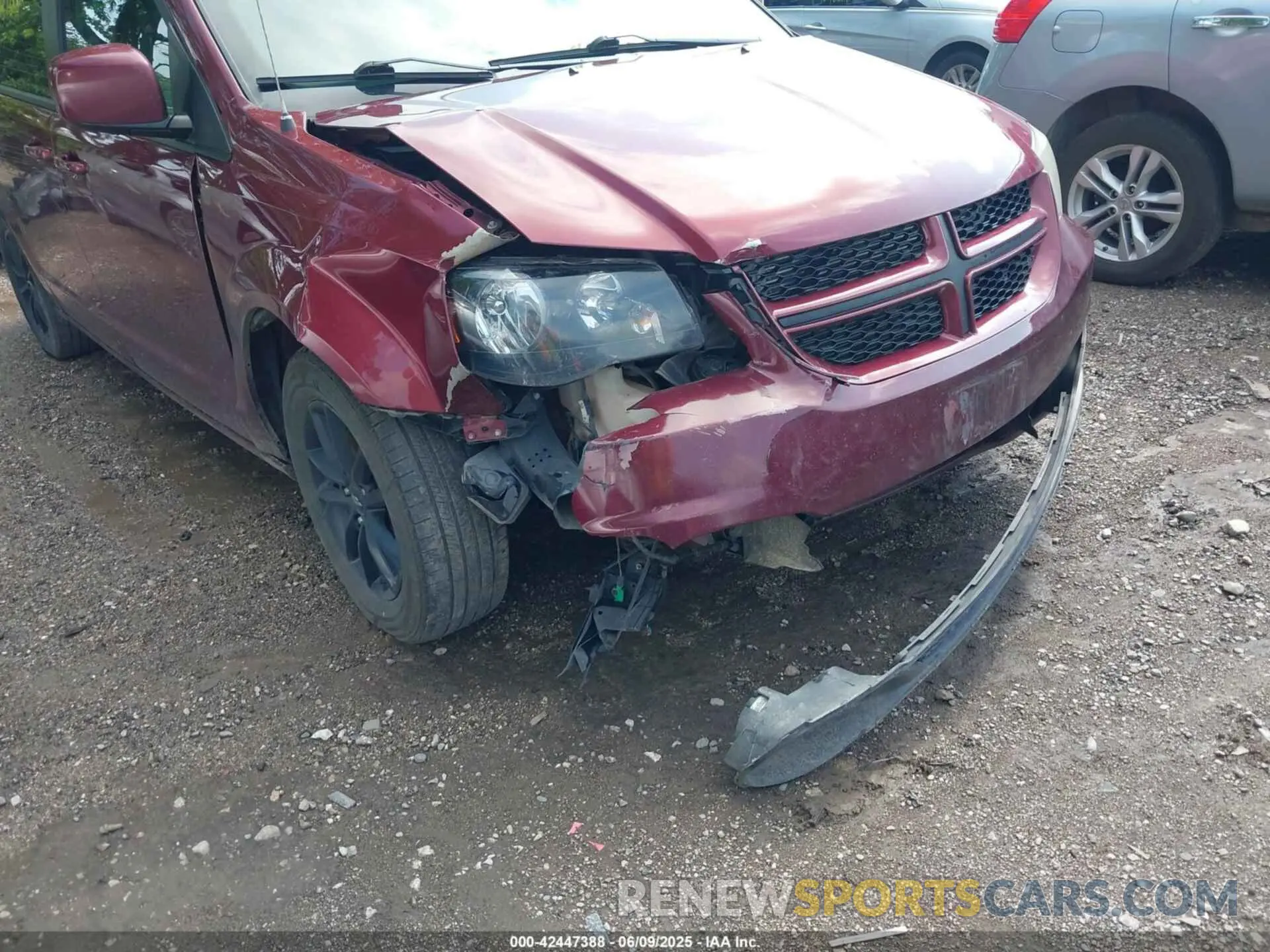 6 Photograph of a damaged car 2C4RDGEG7LR189234 DODGE GRAND CARAVAN 2020