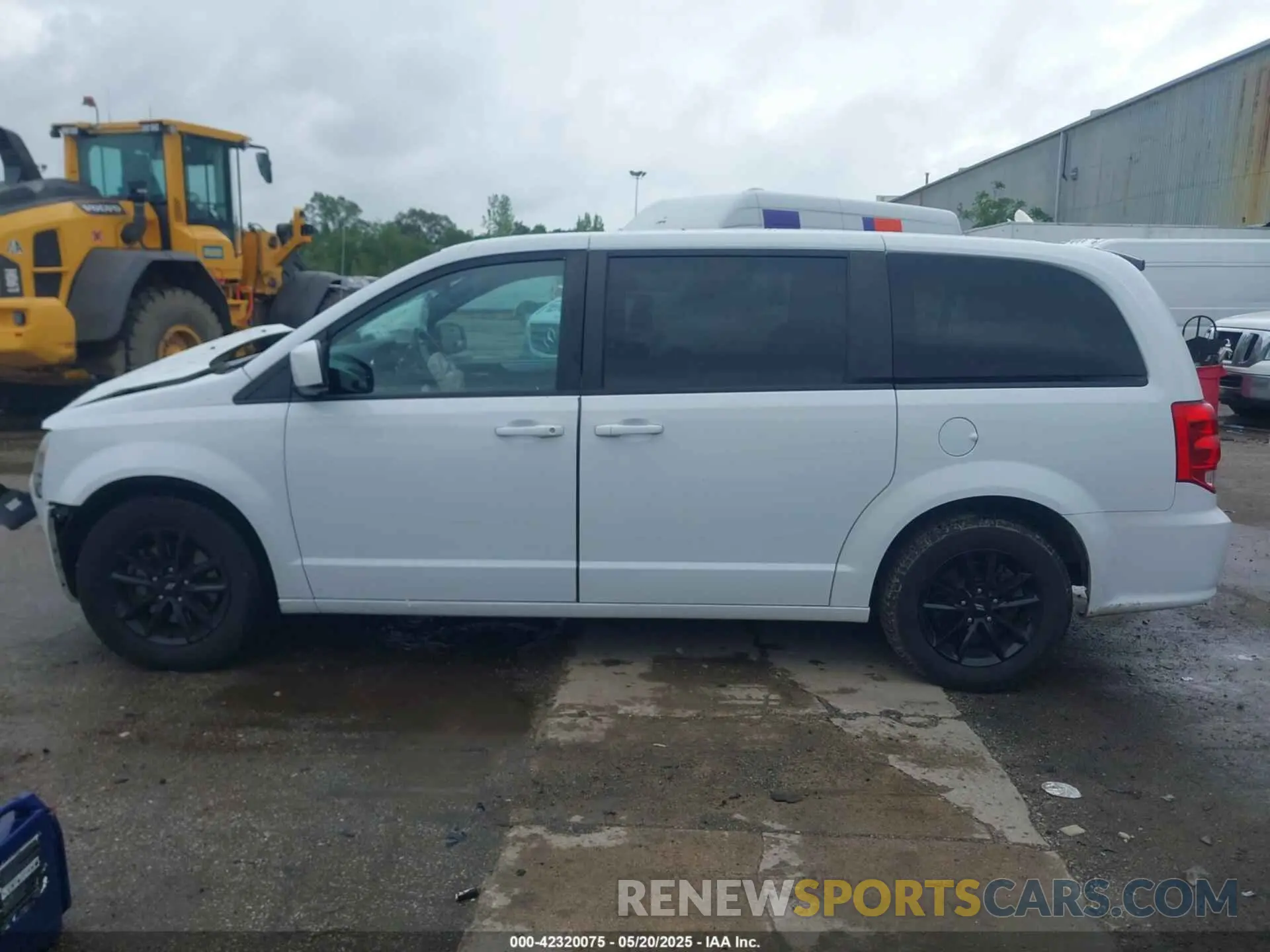 15 Photograph of a damaged car 2C4RDGEG8LR160325 DODGE GRAND CARAVAN 2020