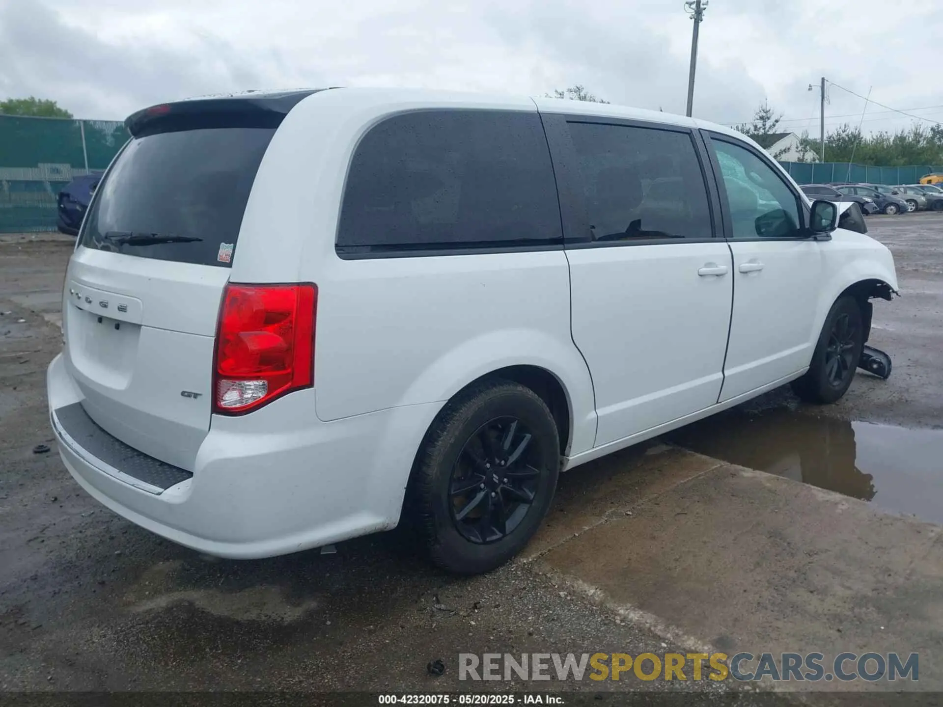 4 Photograph of a damaged car 2C4RDGEG8LR160325 DODGE GRAND CARAVAN 2020