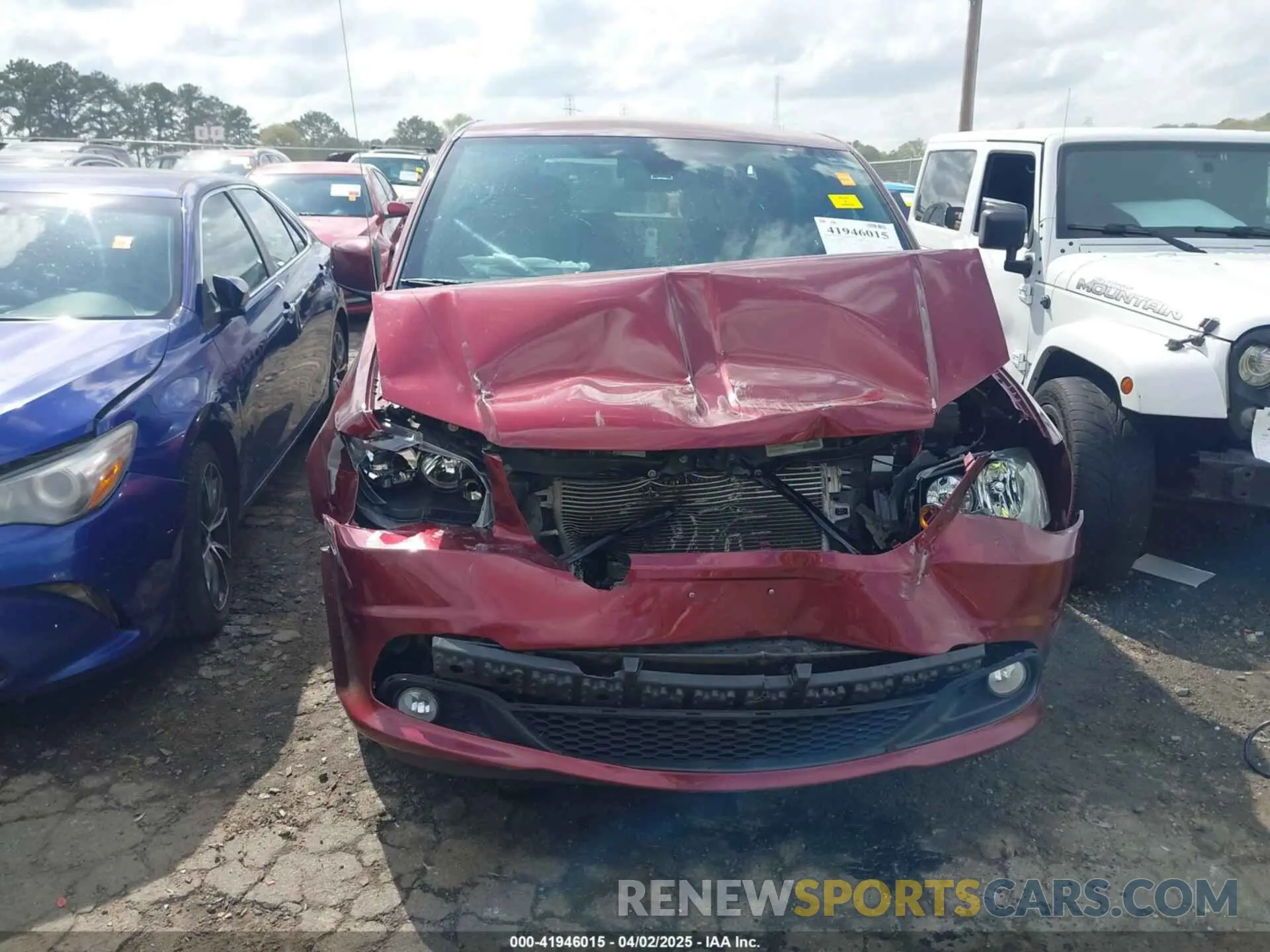 12 Photograph of a damaged car 2C4RDGEG8LR213766 DODGE GRAND CARAVAN 2020