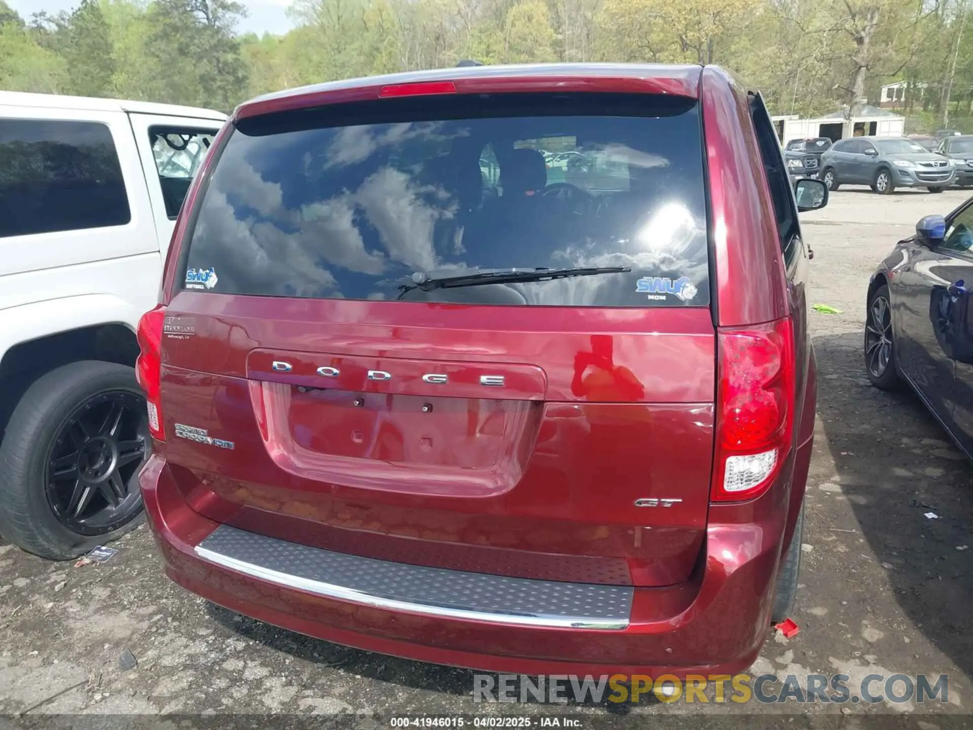 16 Photograph of a damaged car 2C4RDGEG8LR213766 DODGE GRAND CARAVAN 2020