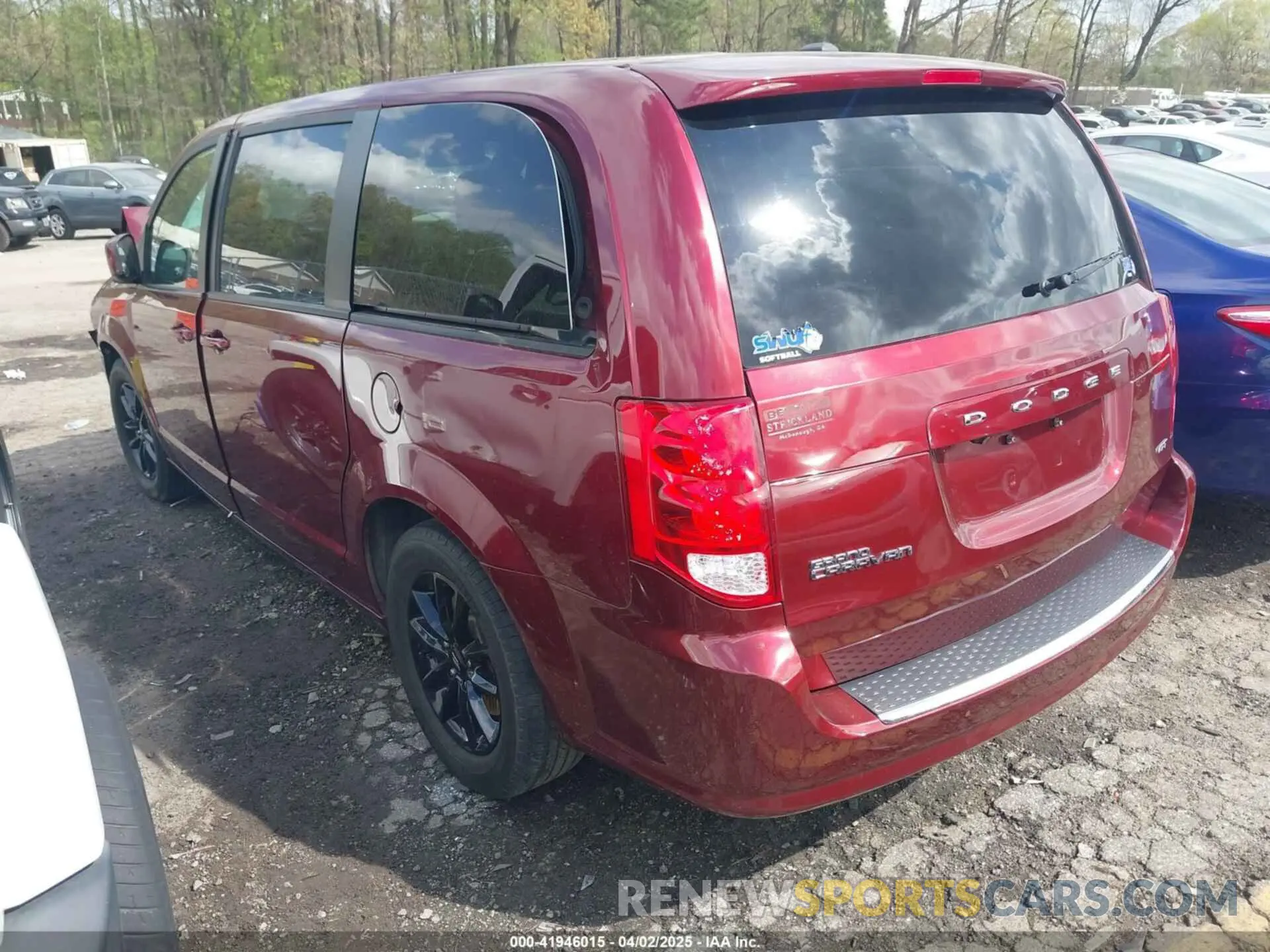 3 Photograph of a damaged car 2C4RDGEG8LR213766 DODGE GRAND CARAVAN 2020