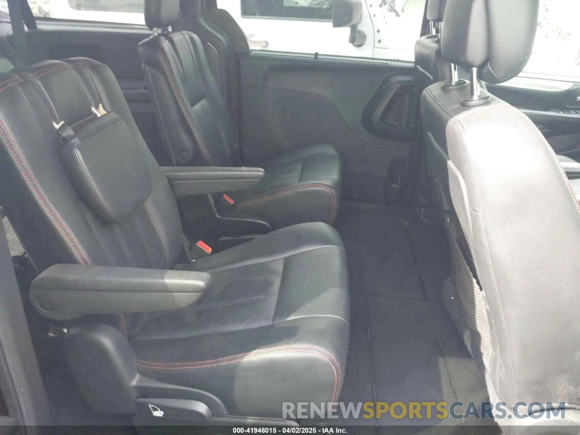 8 Photograph of a damaged car 2C4RDGEG8LR213766 DODGE GRAND CARAVAN 2020