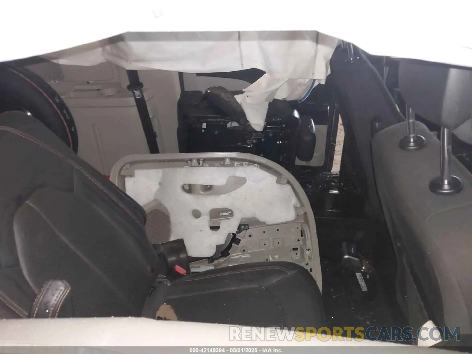 8 Photograph of a damaged car 2C7WDGBG5LR166514 DODGE GRAND CARAVAN 2020