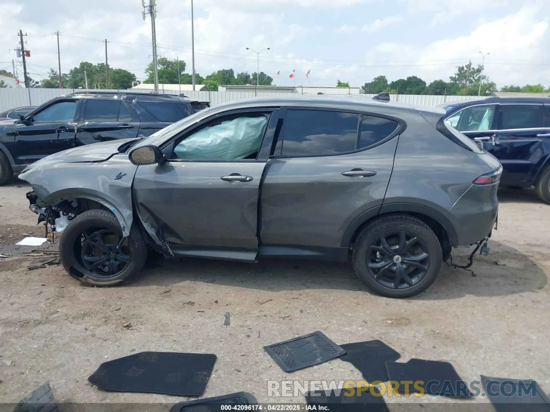15 Photograph of a damaged car ZACNDFANXR3A37627 DODGE HORNET 2024