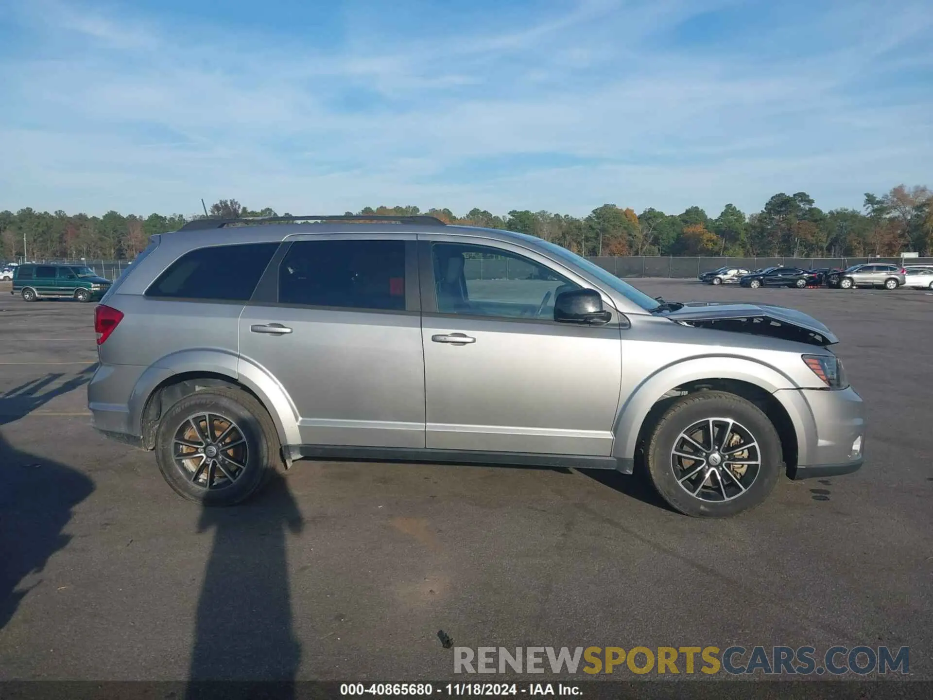 13 Photograph of a damaged car 3C4PDCBG6JT526376 DODGE JOURNEY 2018