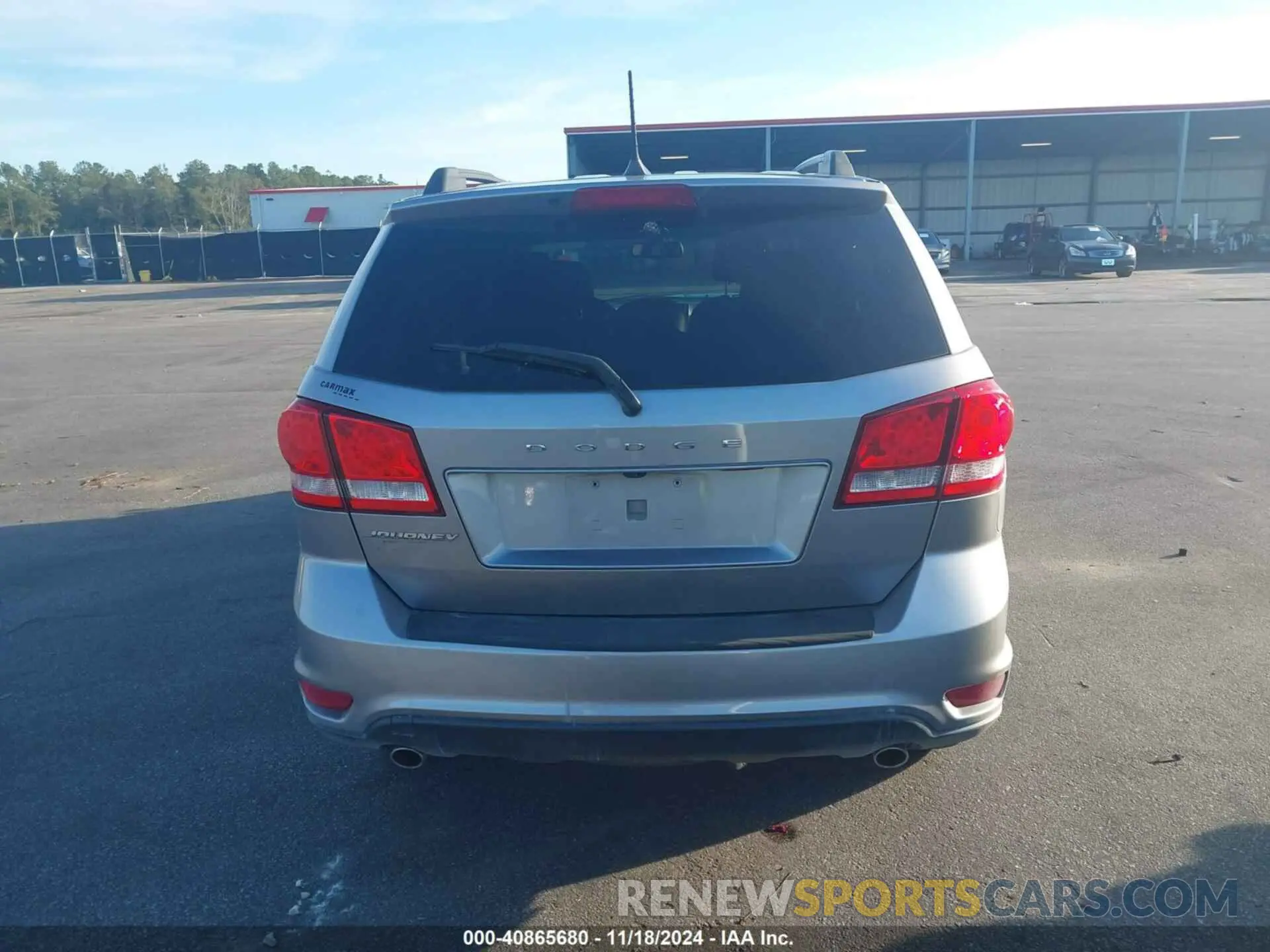 16 Photograph of a damaged car 3C4PDCBG6JT526376 DODGE JOURNEY 2018
