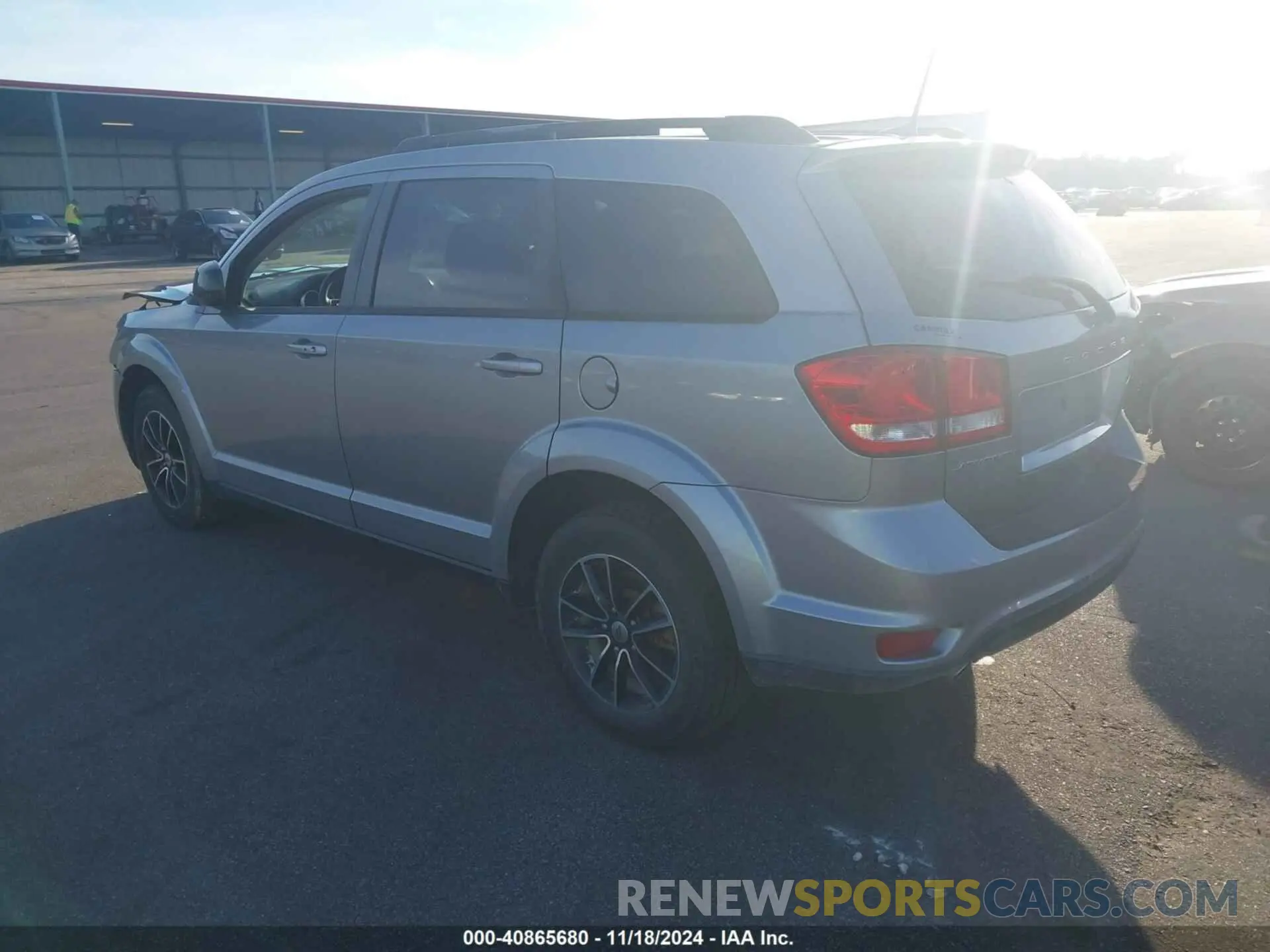 3 Photograph of a damaged car 3C4PDCBG6JT526376 DODGE JOURNEY 2018