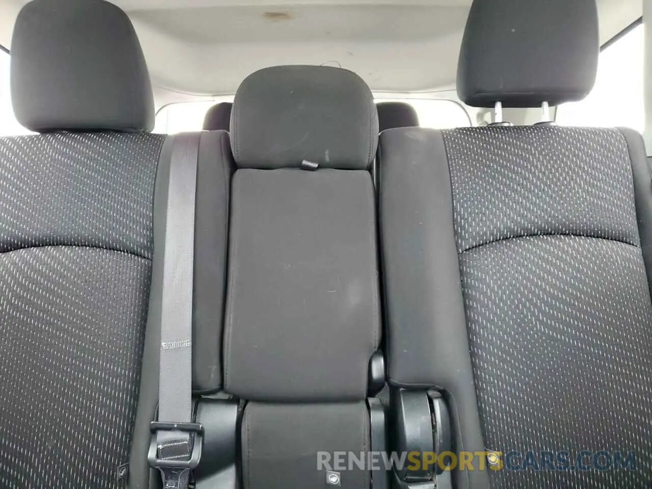 10 Photograph of a damaged car 3C4PDCAB1KT820727 DODGE JOURNEY 2019