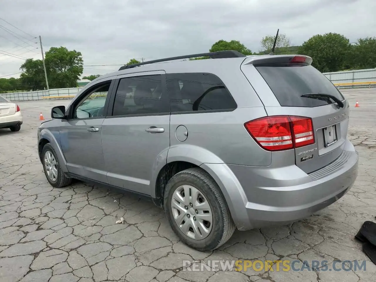 2 Photograph of a damaged car 3C4PDCAB1KT820727 DODGE JOURNEY 2019
