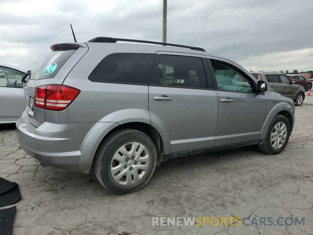 3 Photograph of a damaged car 3C4PDCAB1KT820727 DODGE JOURNEY 2019