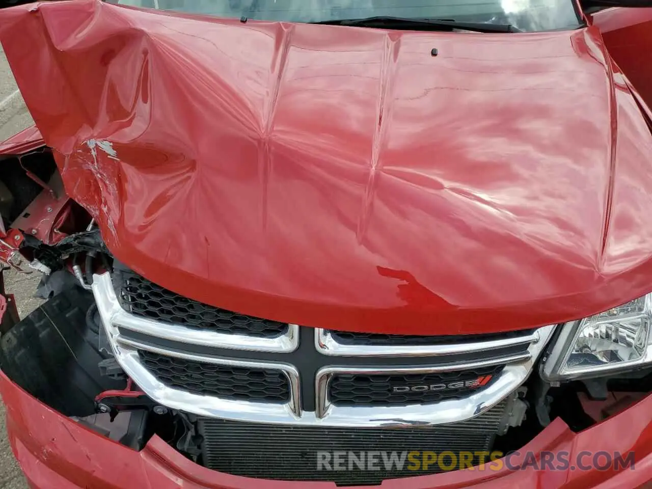 13 Photograph of a damaged car 3C4PDCAB1KT864842 DODGE JOURNEY 2019