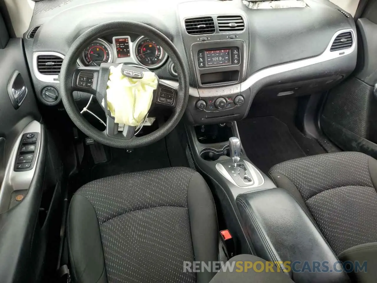 8 Photograph of a damaged car 3C4PDCAB1KT864842 DODGE JOURNEY 2019