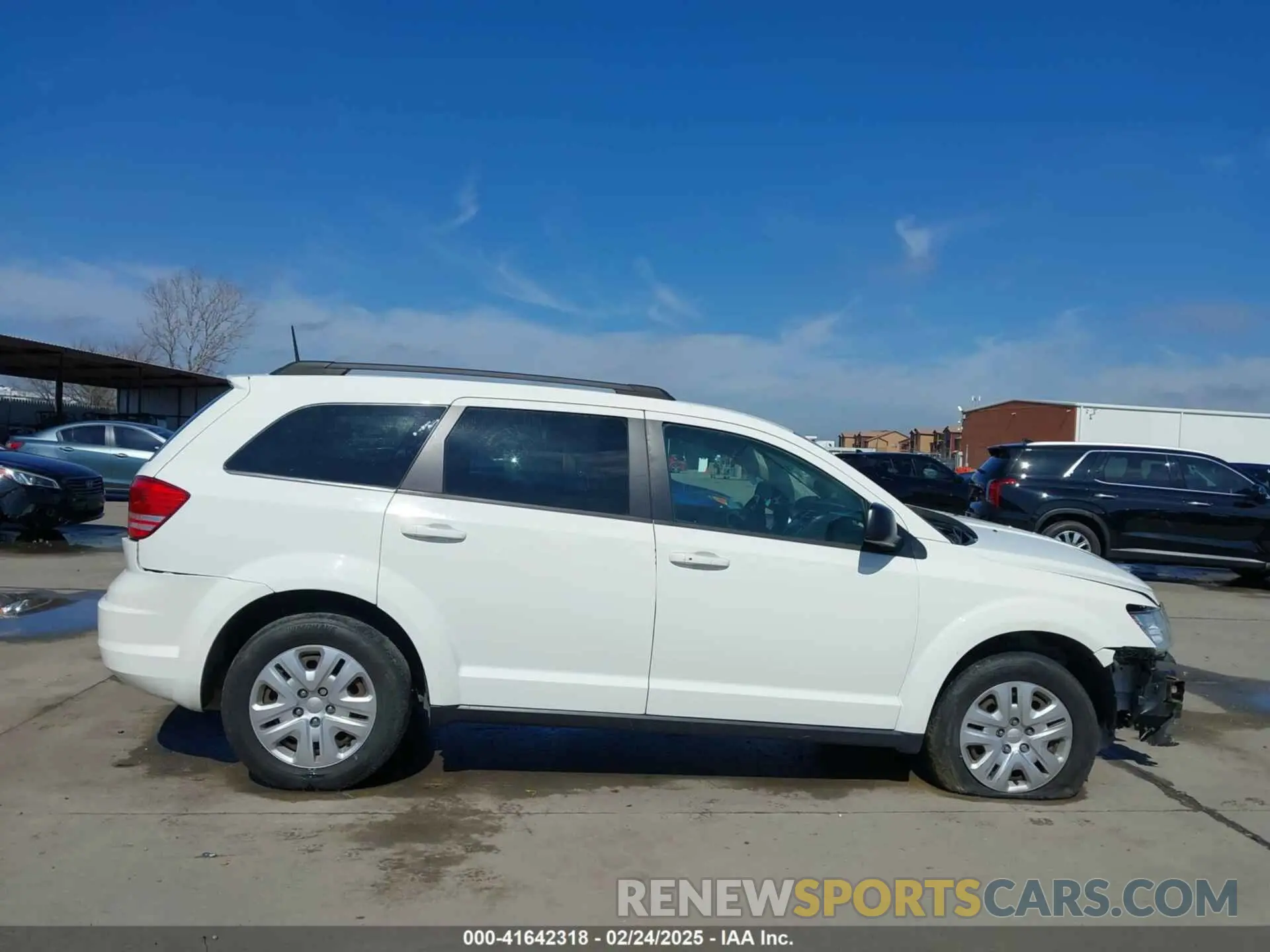 14 Photograph of a damaged car 3C4PDCAB1KT868065 DODGE JOURNEY 2019