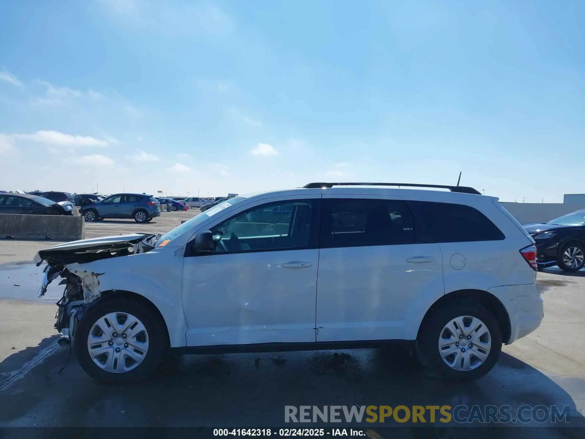 15 Photograph of a damaged car 3C4PDCAB1KT868065 DODGE JOURNEY 2019