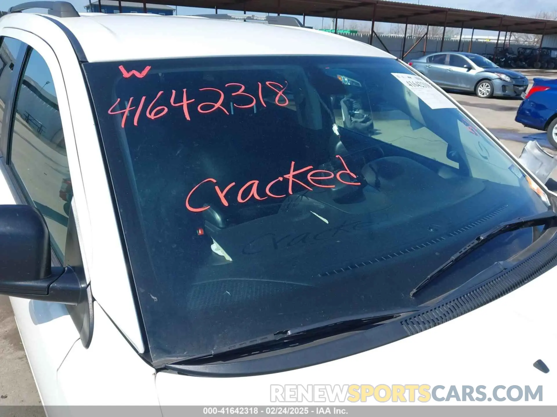 19 Photograph of a damaged car 3C4PDCAB1KT868065 DODGE JOURNEY 2019