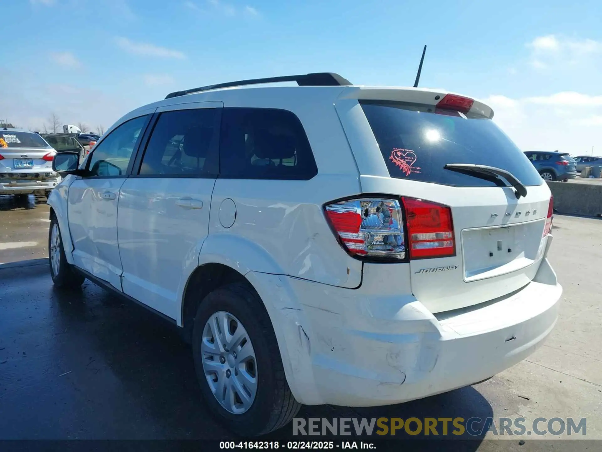 3 Photograph of a damaged car 3C4PDCAB1KT868065 DODGE JOURNEY 2019
