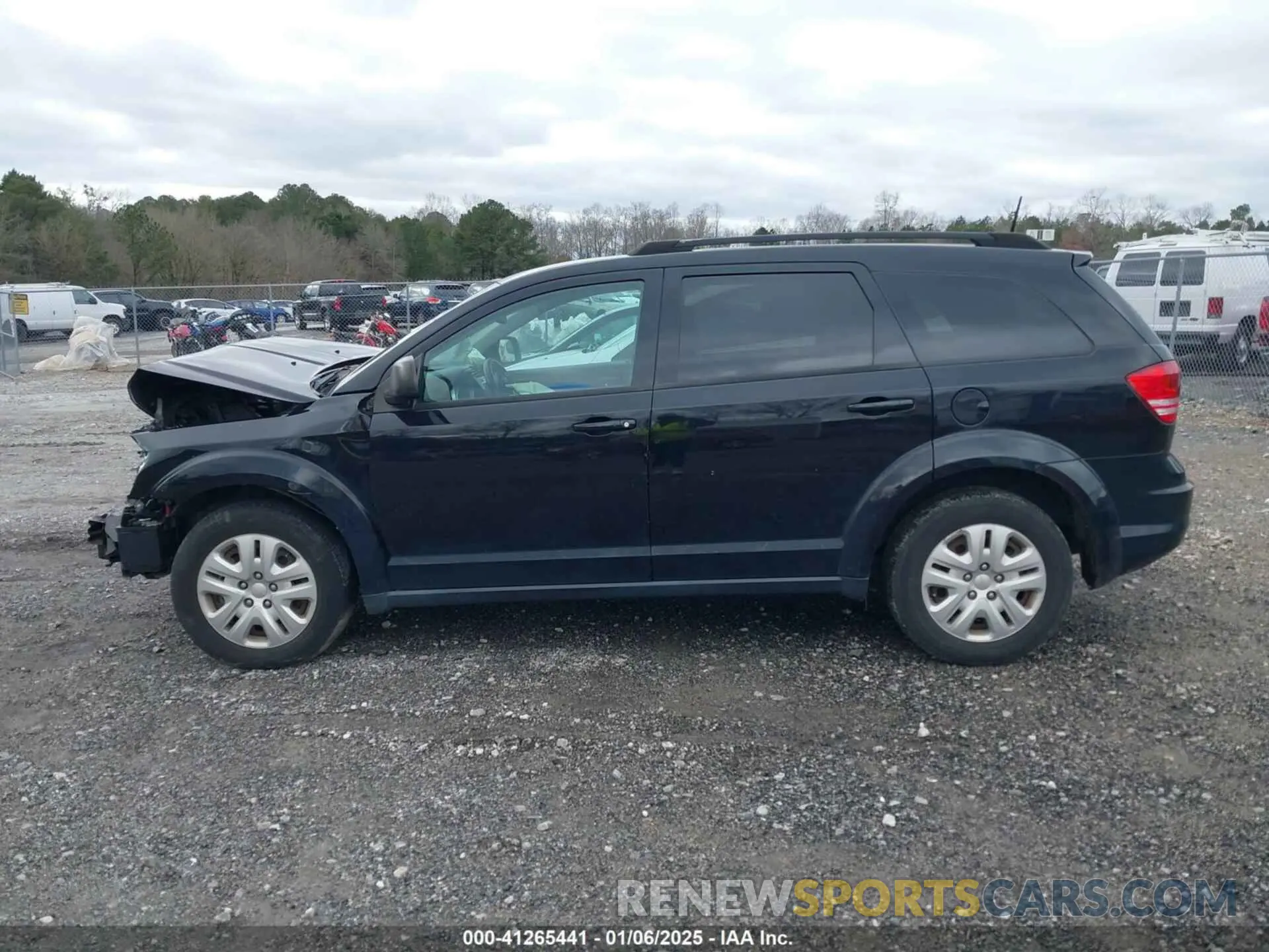 13 Photograph of a damaged car 3C4PDCAB1KT870382 DODGE JOURNEY 2019