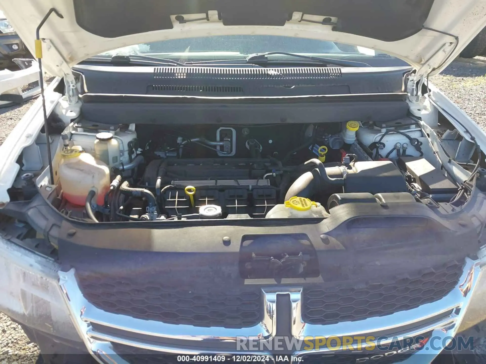 10 Photograph of a damaged car 3C4PDCAB2KT810207 DODGE JOURNEY 2019