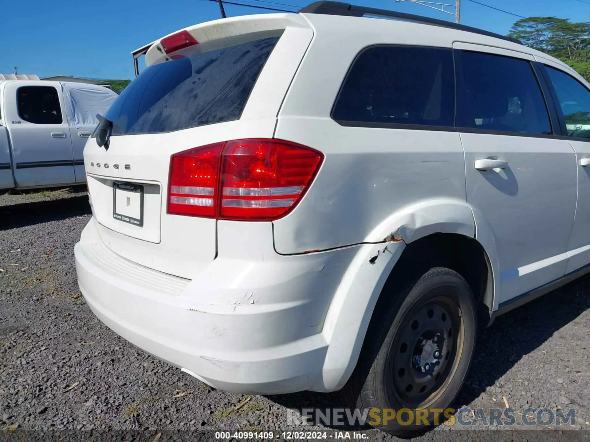 20 Photograph of a damaged car 3C4PDCAB2KT810207 DODGE JOURNEY 2019