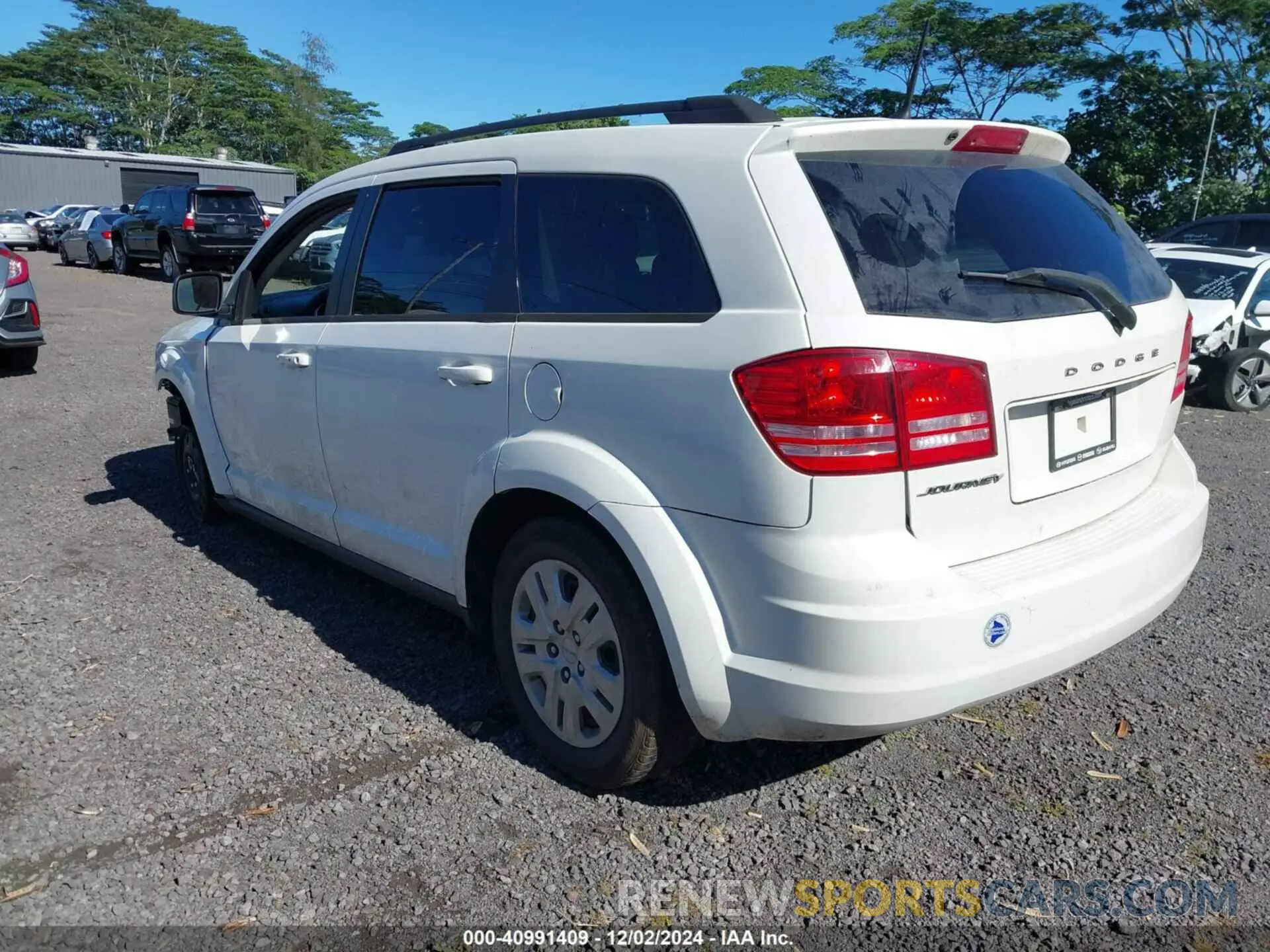 3 Photograph of a damaged car 3C4PDCAB2KT810207 DODGE JOURNEY 2019